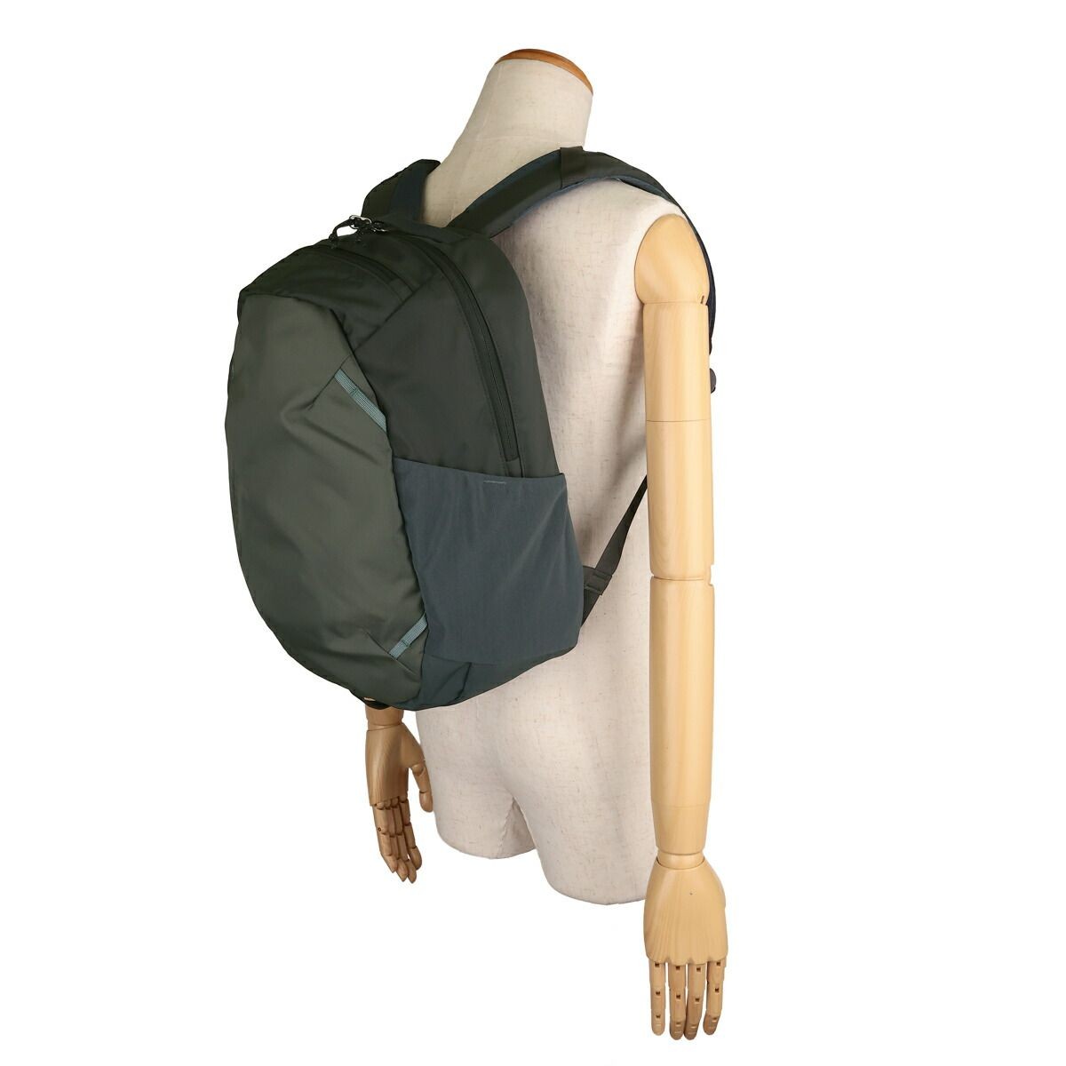 Patagonia Atom Daypack 24L Backpack Unisex Blue Recycled Polyester New