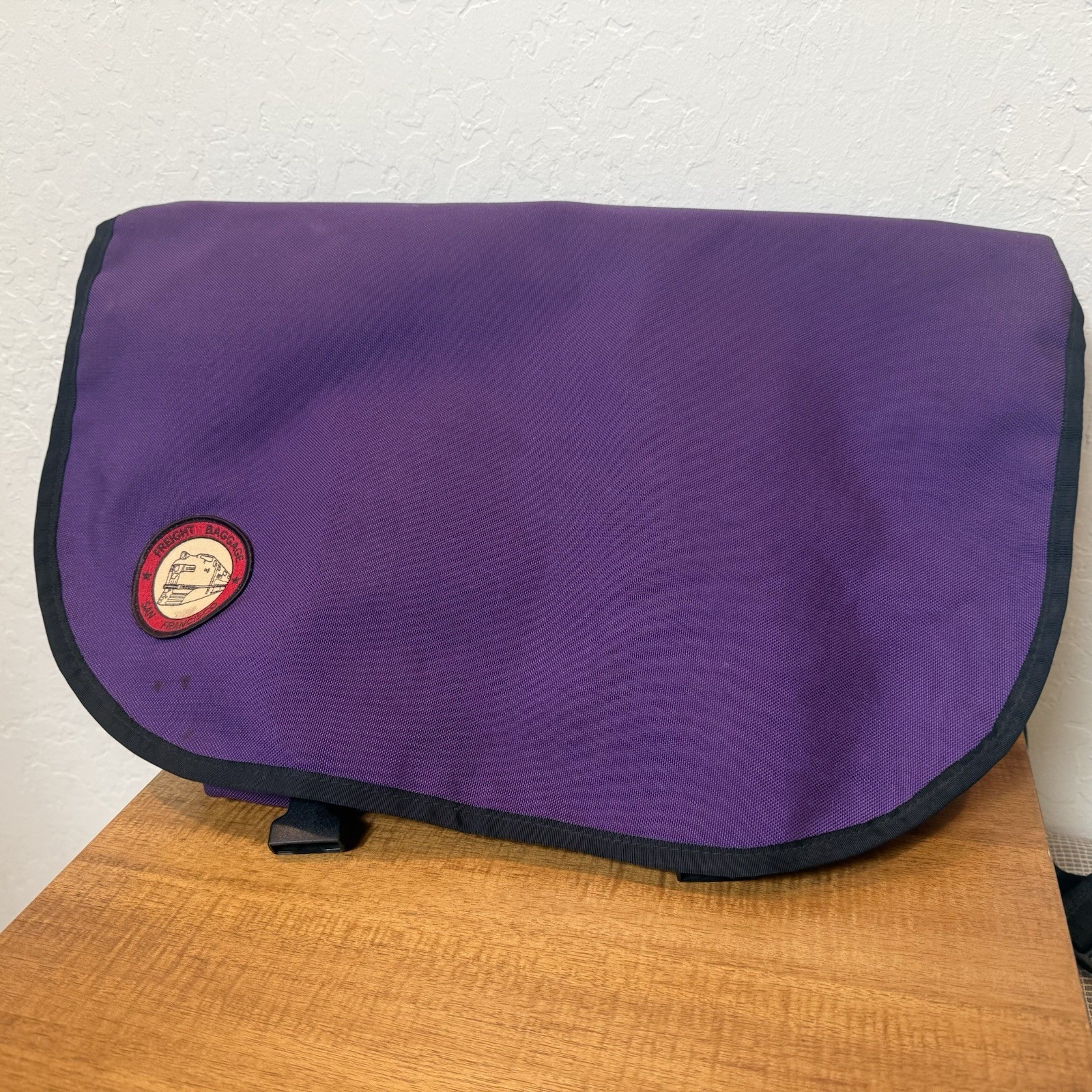 Freight Baggage San Francisco Messenger Bag Vintage Purple / Yellow