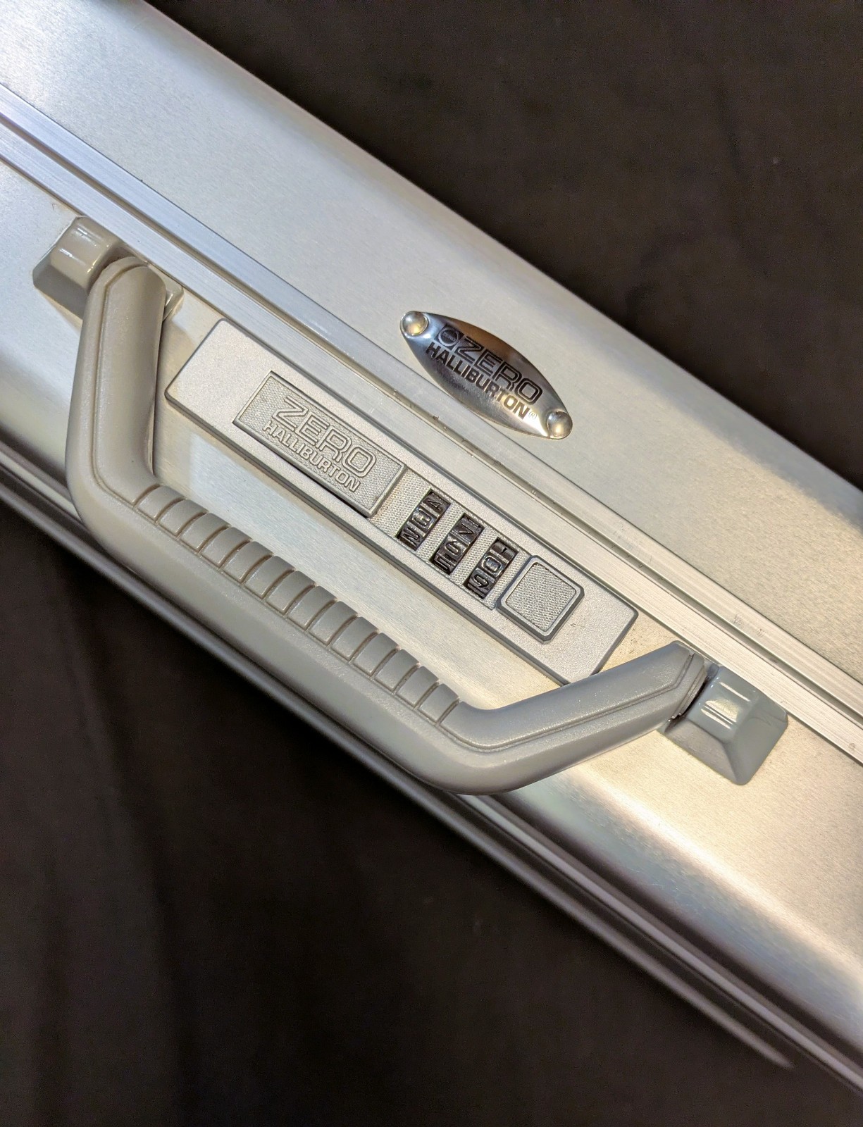 Vintage Zero Halliburton Aluminum Attache Laptop Case – 18 x 13 x 4 Dial Lock