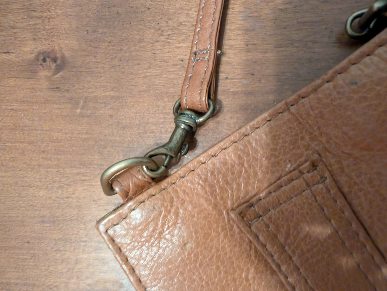 Boulder Ridge Leather Crossbody Bag Adjustable Strap Plaid Lining Zip