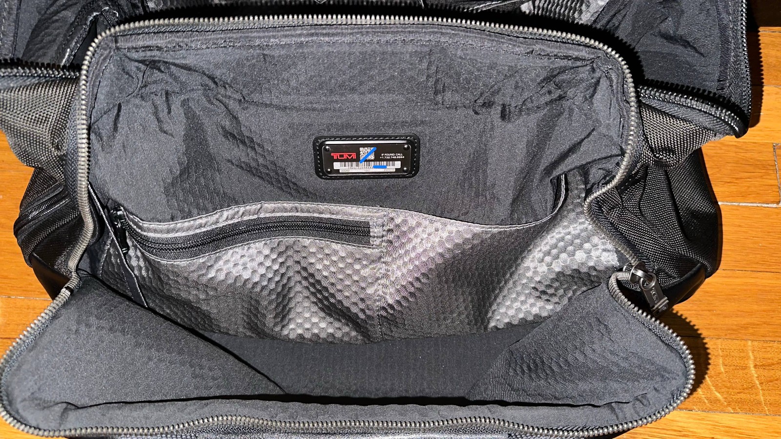 Tumi McCoy Gym Bag Alpha Bravo Black Ballistic Nylon Shoulder Duffel Duffle READ