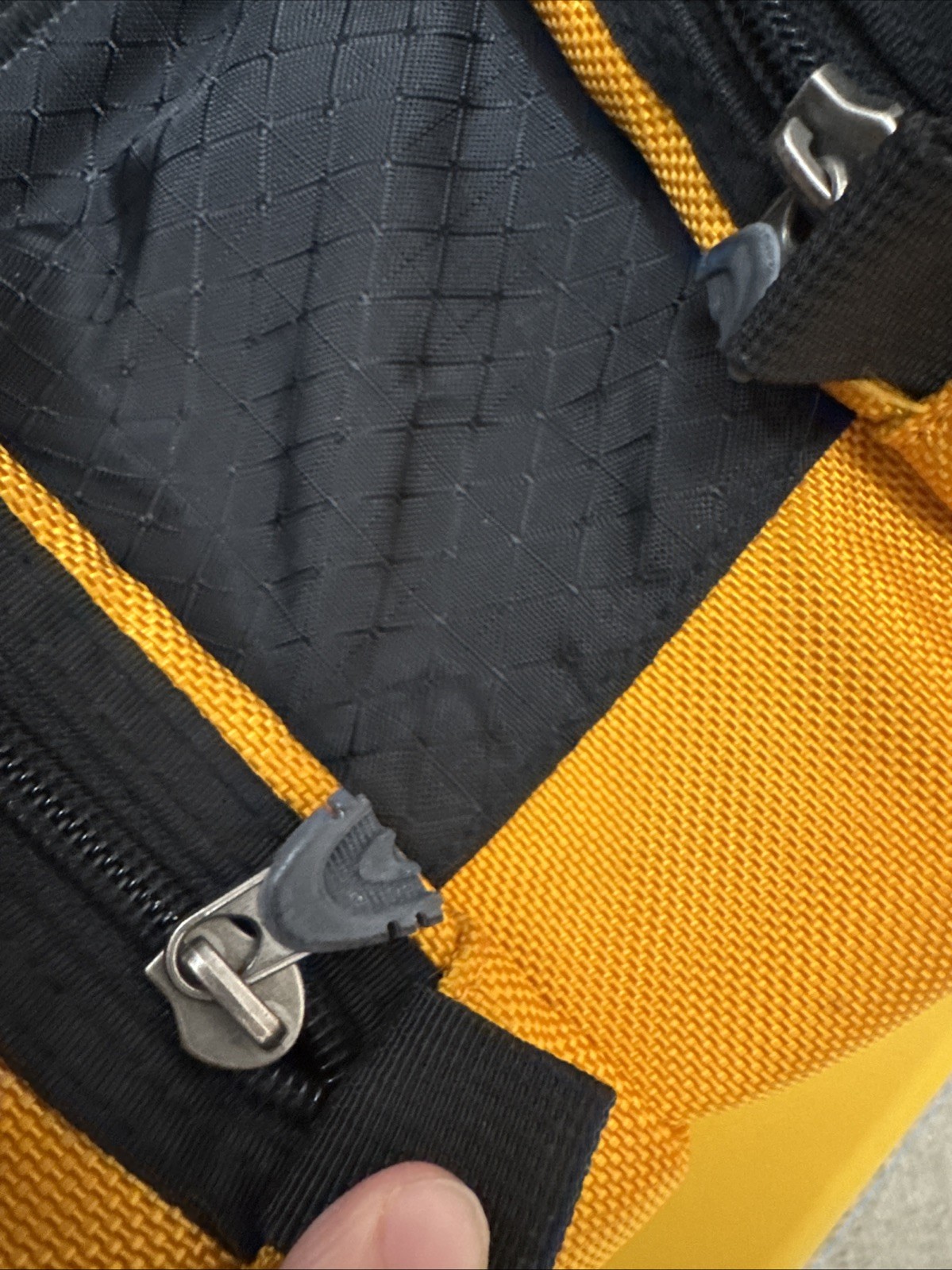 Oakley Icon 2.0 Software Grey Canvas Leather Handle Large Duffle Bag Y2K