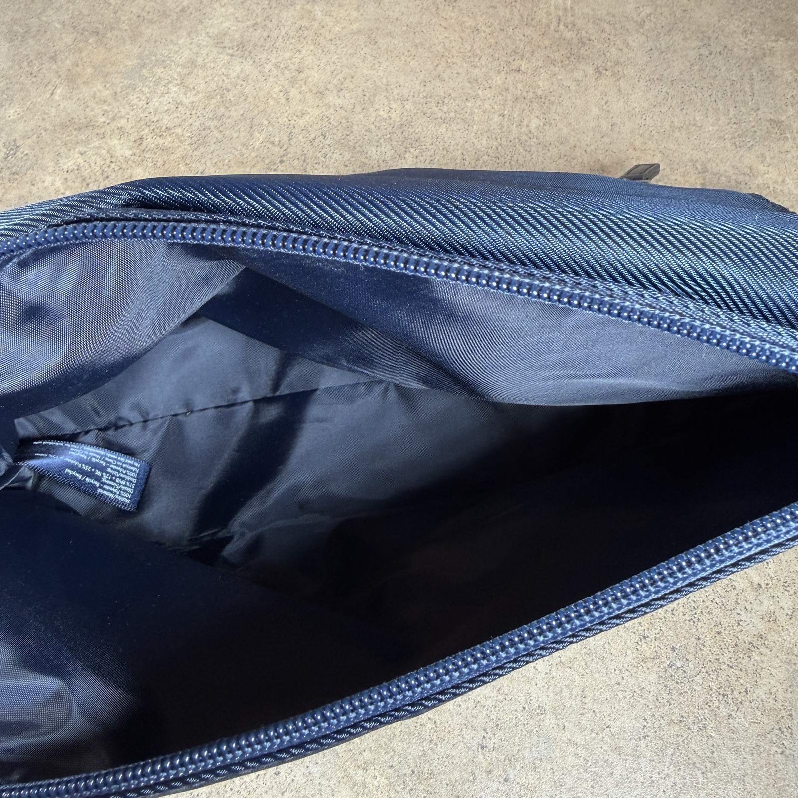 Giorgio Armani Men’s Toiletry Bag Pouch Blue Hanger Travel Dopp