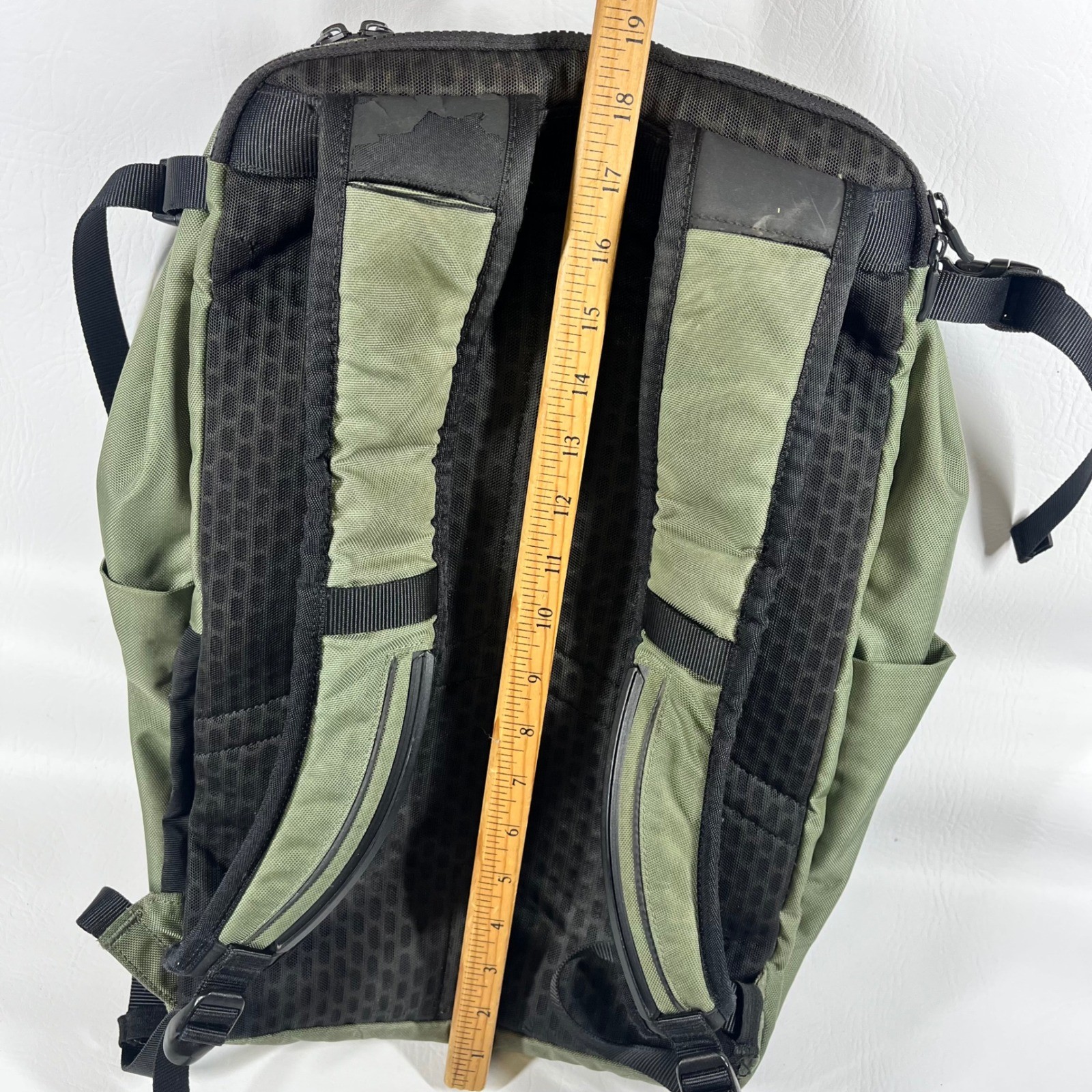 Lululemon Cruiser Backpack Sage Green Olive Multi Pocket Commuter Bag OS