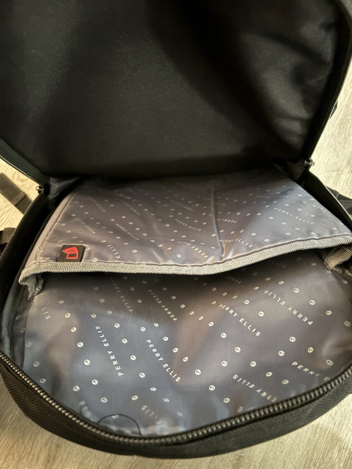 Perry Ellis Portfolio Backpack-slight Damage To Zipper
