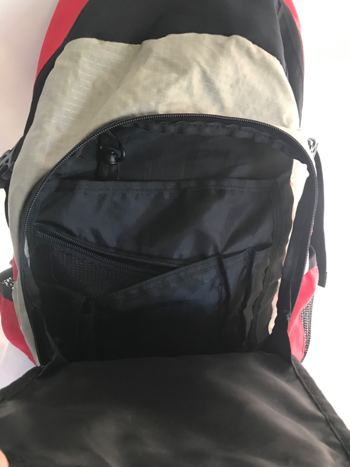 SwissGear Backpack Red Black Travel School Bag Durable Multi Pocket Great Shape.