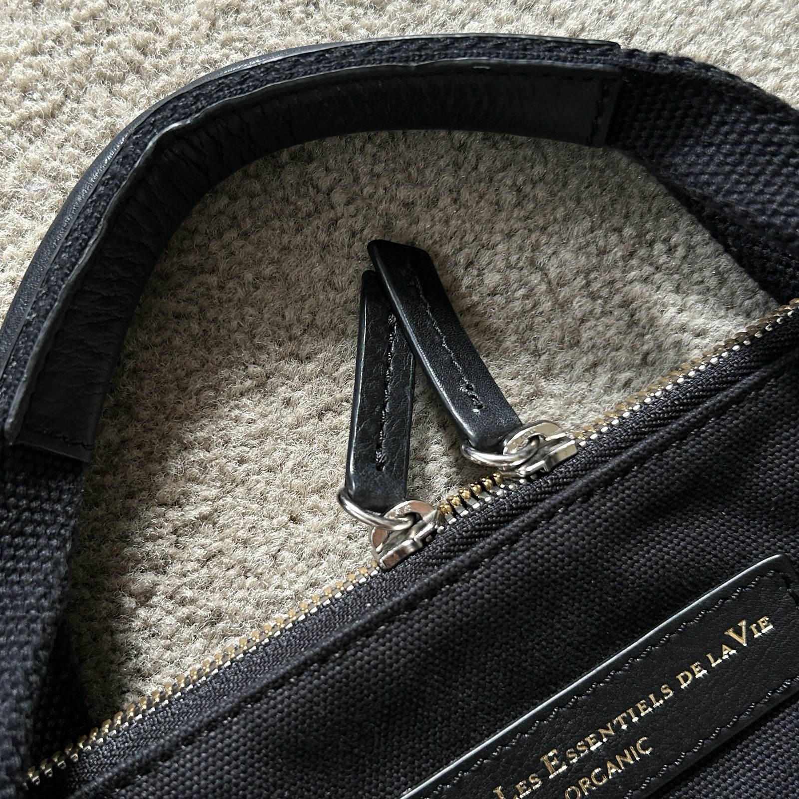 WANT Les Essentiels De La Vie Organic Heathrow Commuter Messenger Bag Black