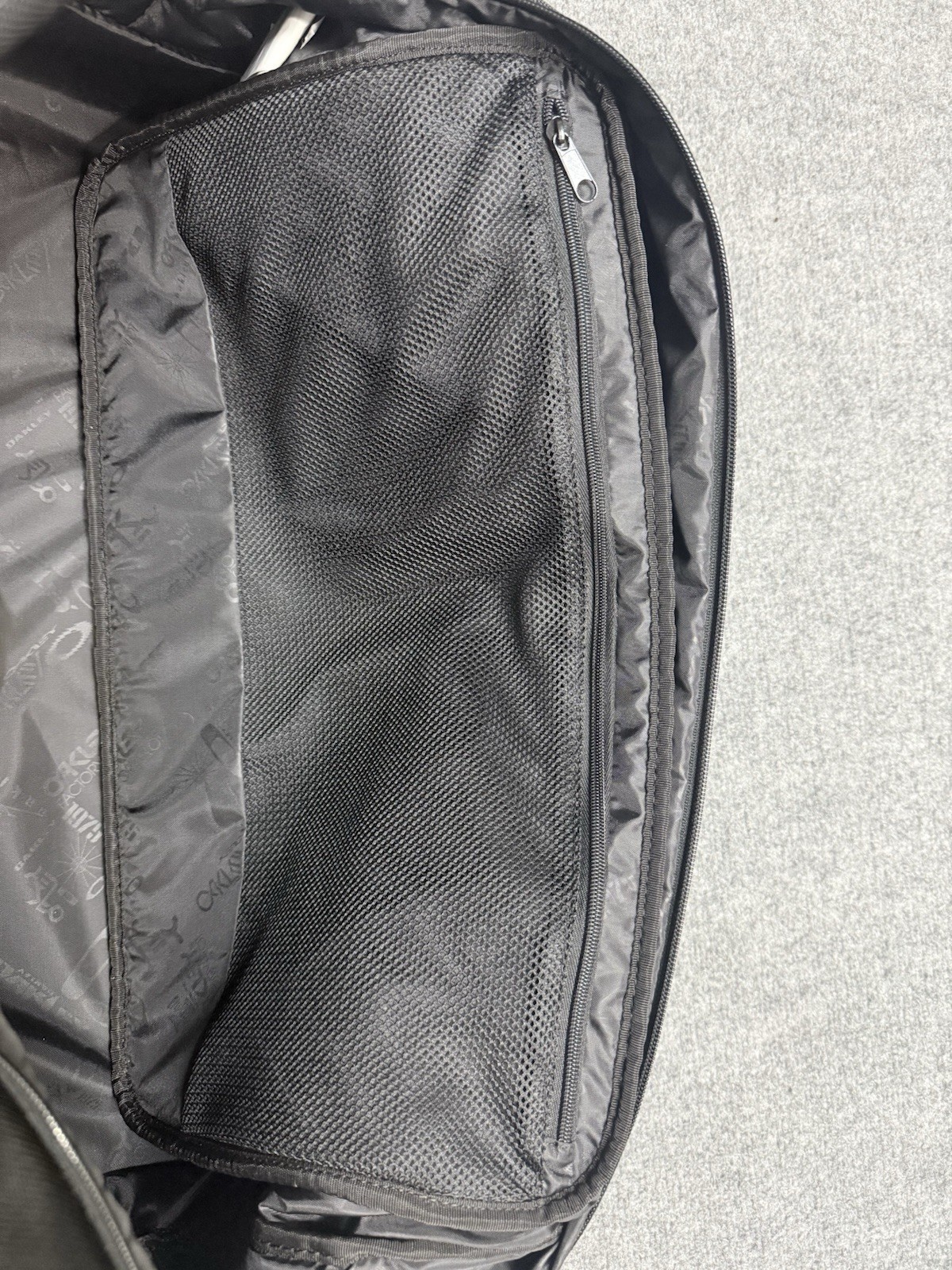 Oakley Duffel Bag Black Factory Pilot Carry On Shoulder Strap Large