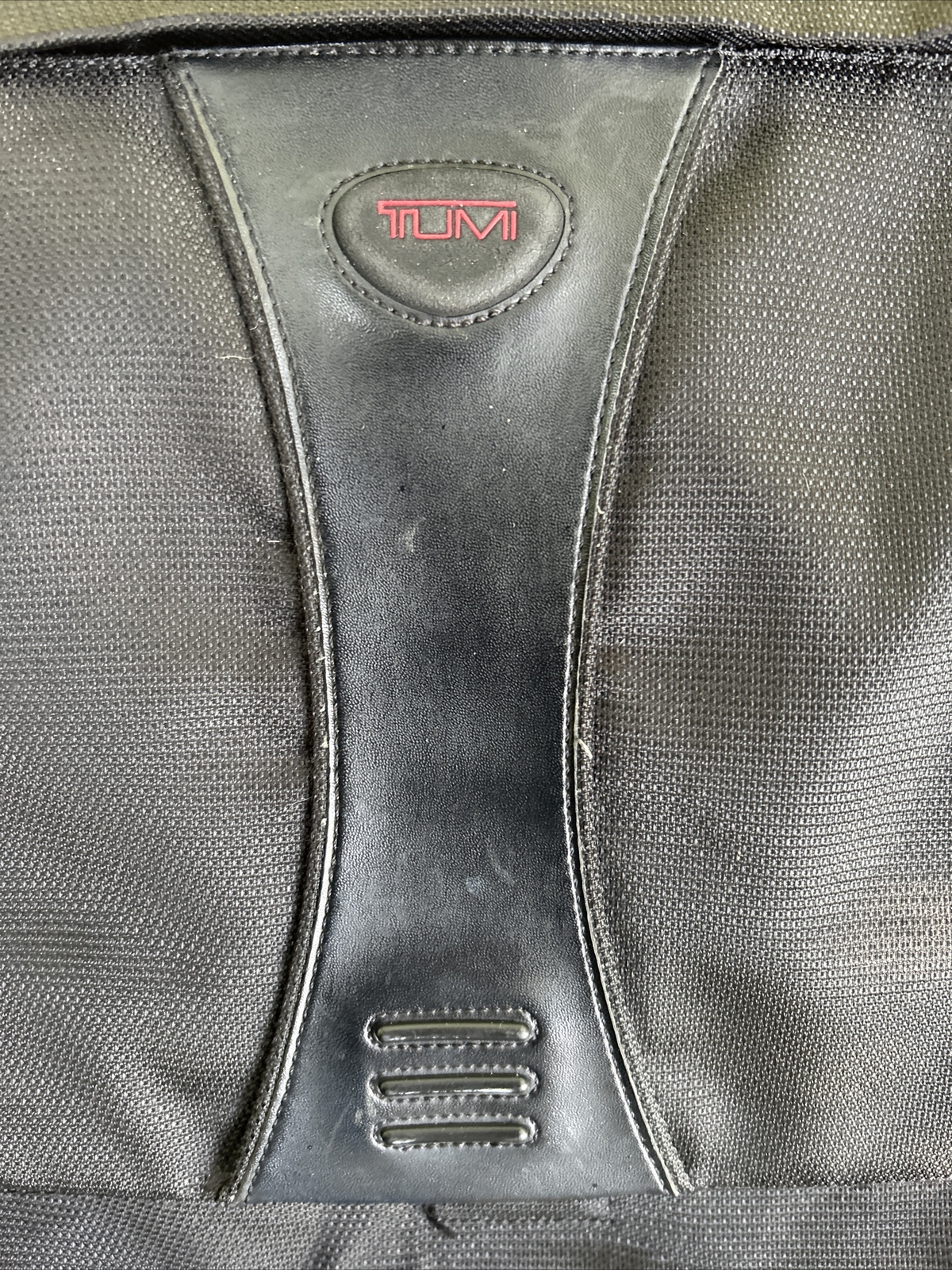TUMI Black Laptop Fabric and leather adjustablebshoulder bag Thailand key chain