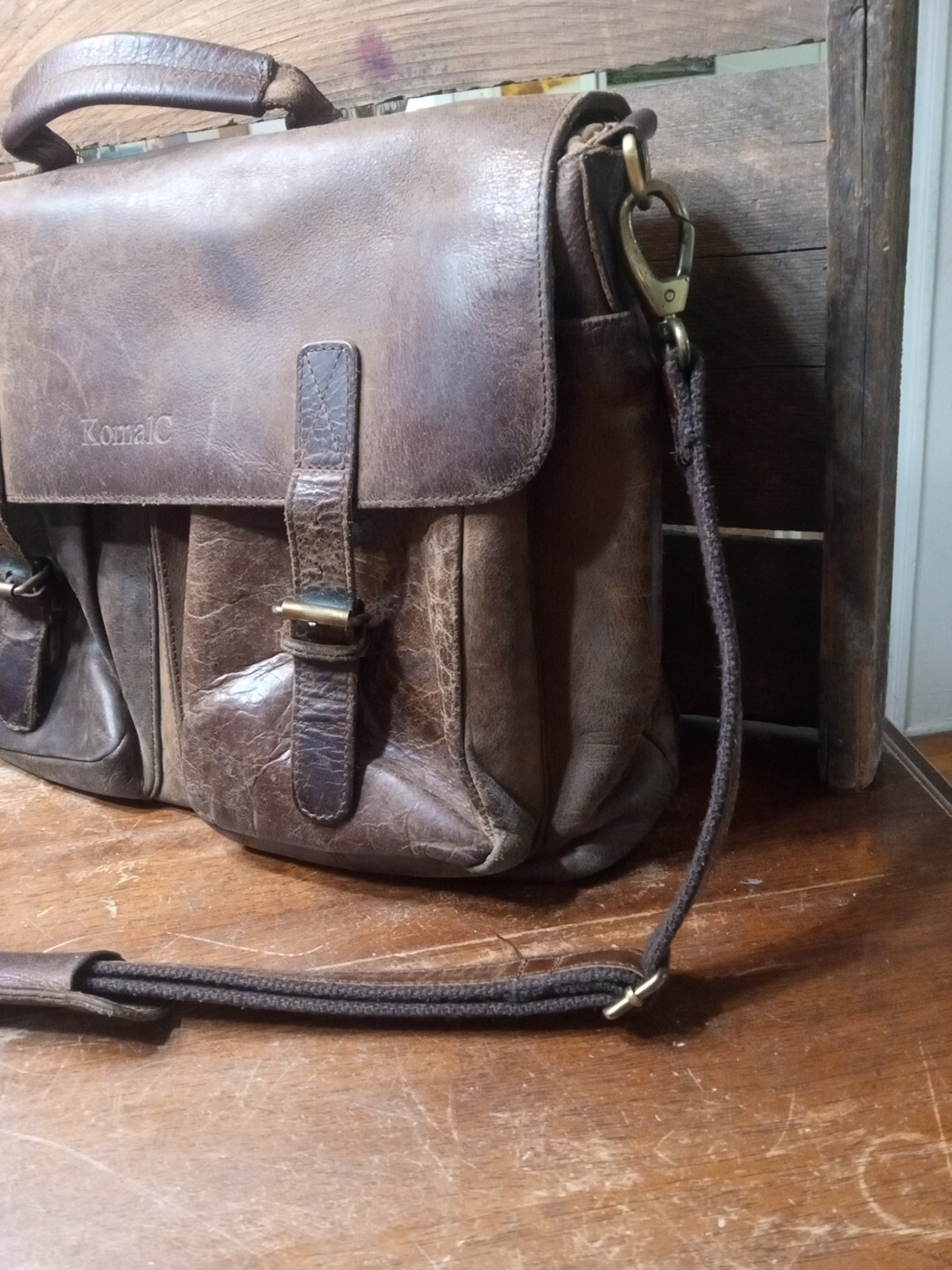 KomalC 18 Inch Distressed Leather briefcase Laptop Messenger Bag