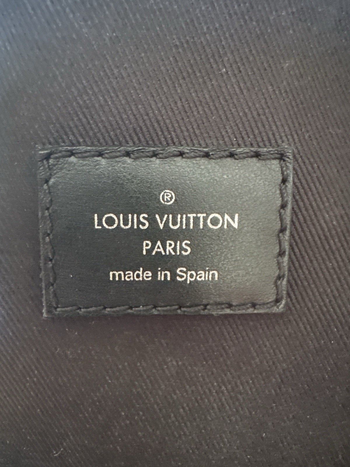 Authentic Louis Vuitton Avenue Sling Bag