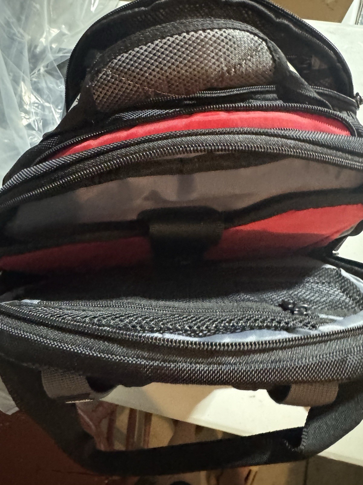 Wenger Backpack Black/Gray/Red Zip Closure Padded Adjustable Straps Pockets