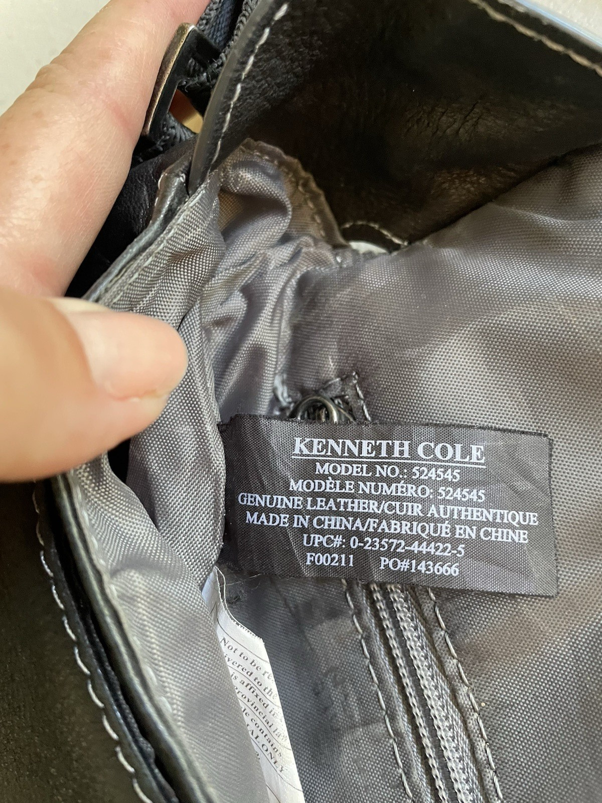 Kenneth Cole Reaction Leather Commuter Messenger Bag Snap Flap Black Work Laptop