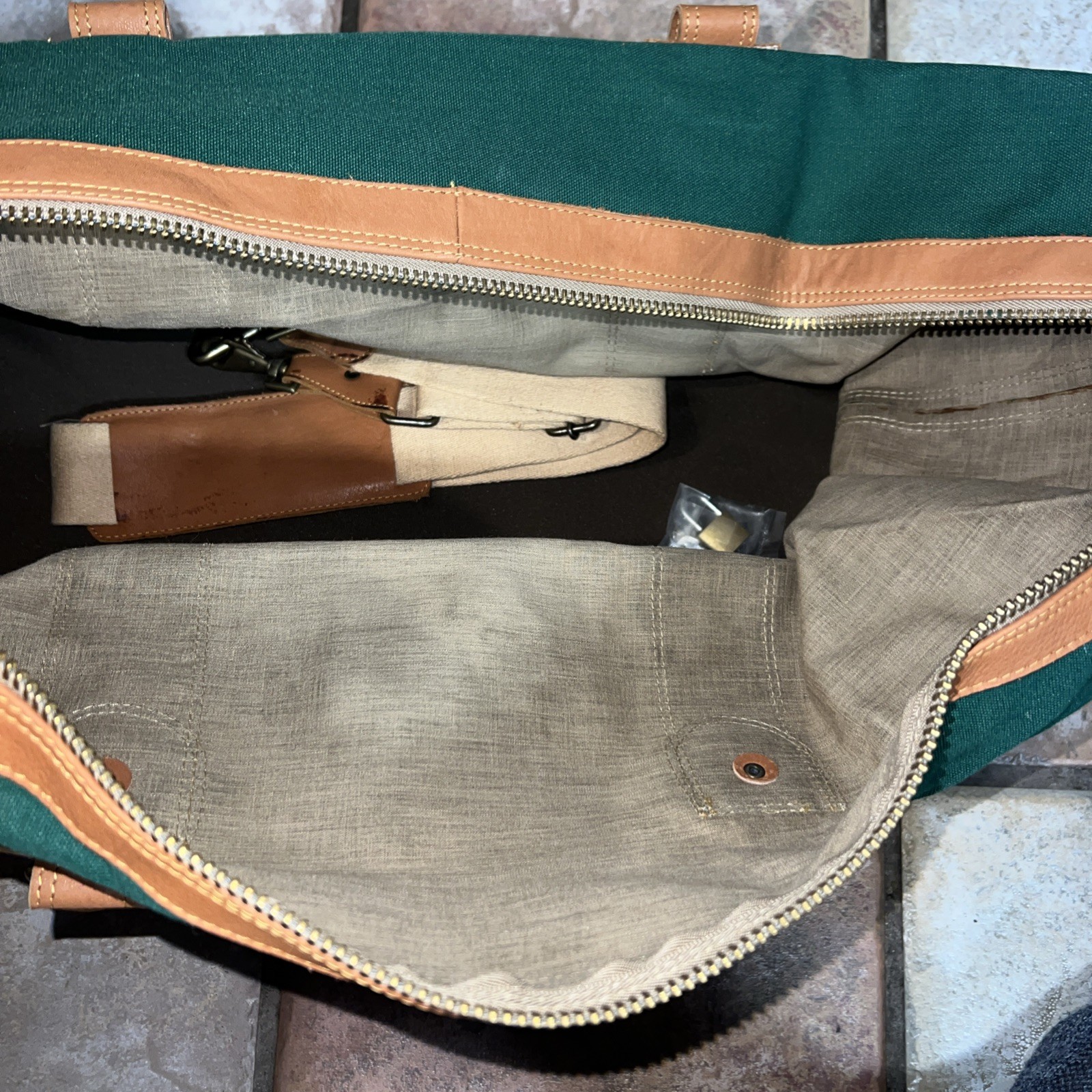 NWT Cutter & Buck 22” Canvas Leather Duffel Travel Weekend Bag YKK ZIPPER, Lock