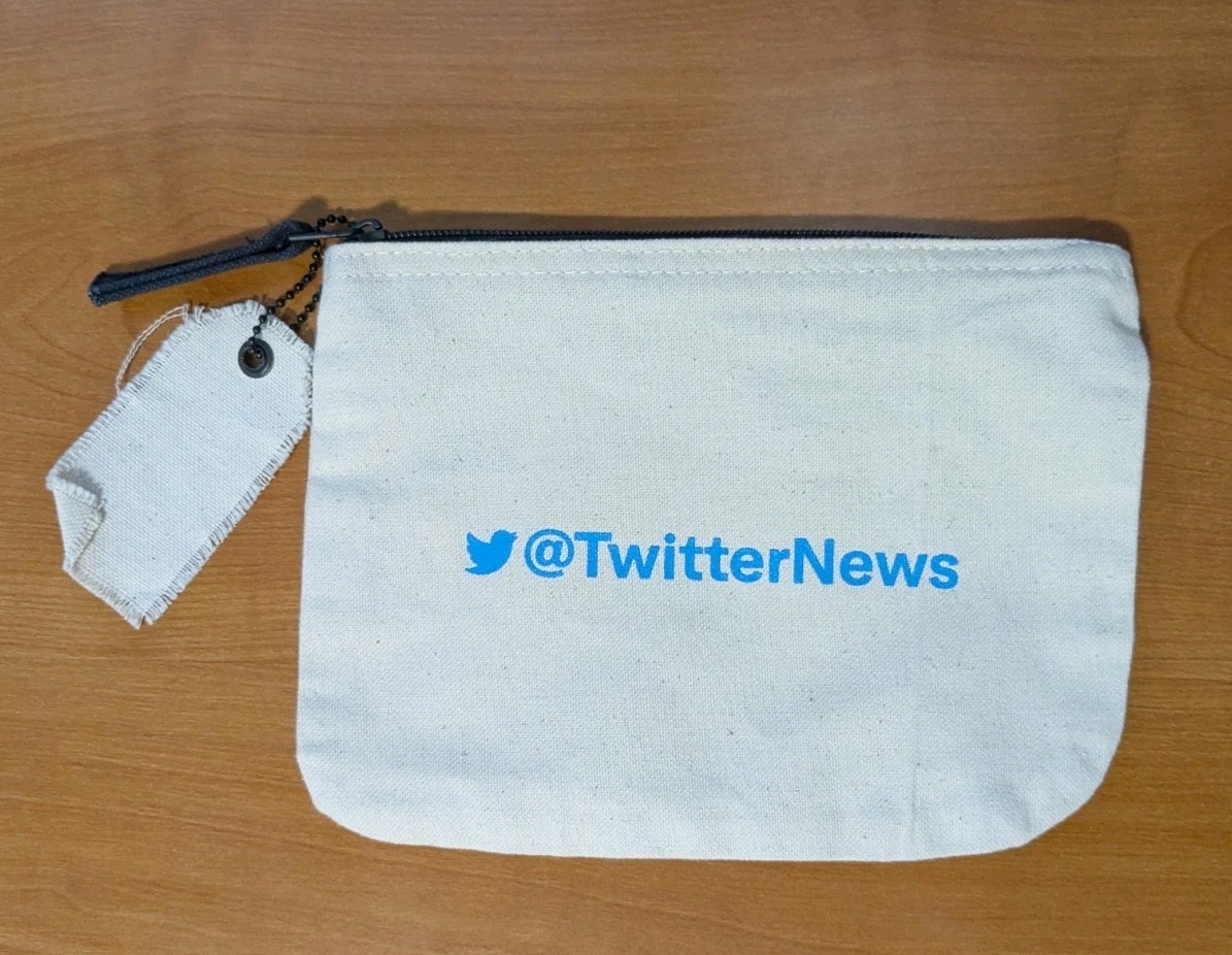 TWITTER NEWS Gemline Zippered Pouch 100% Cotton – RARE – @