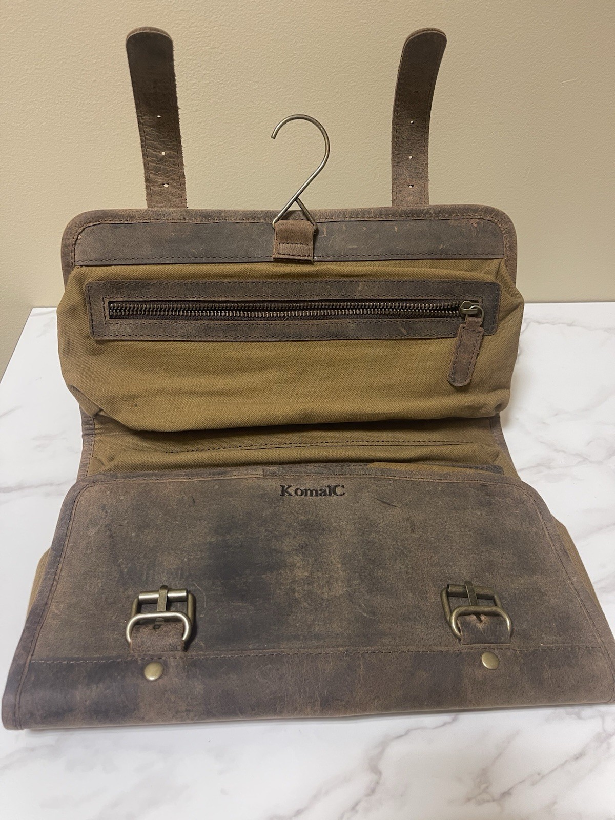Komalc® Genuine Buffalo Leather Hanging Toiletry Distressed Tan