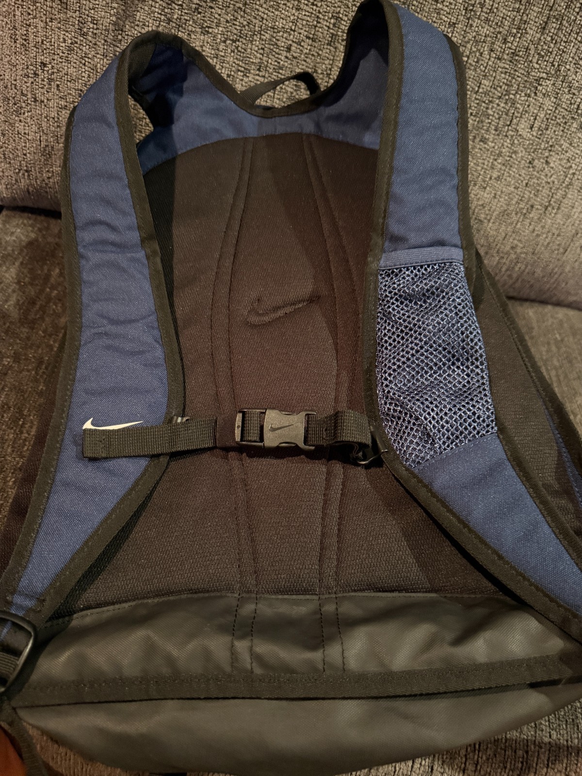 Nike SWOOSH Backpack Black Navy RN 56323 LOTS OF SPACE Pockets