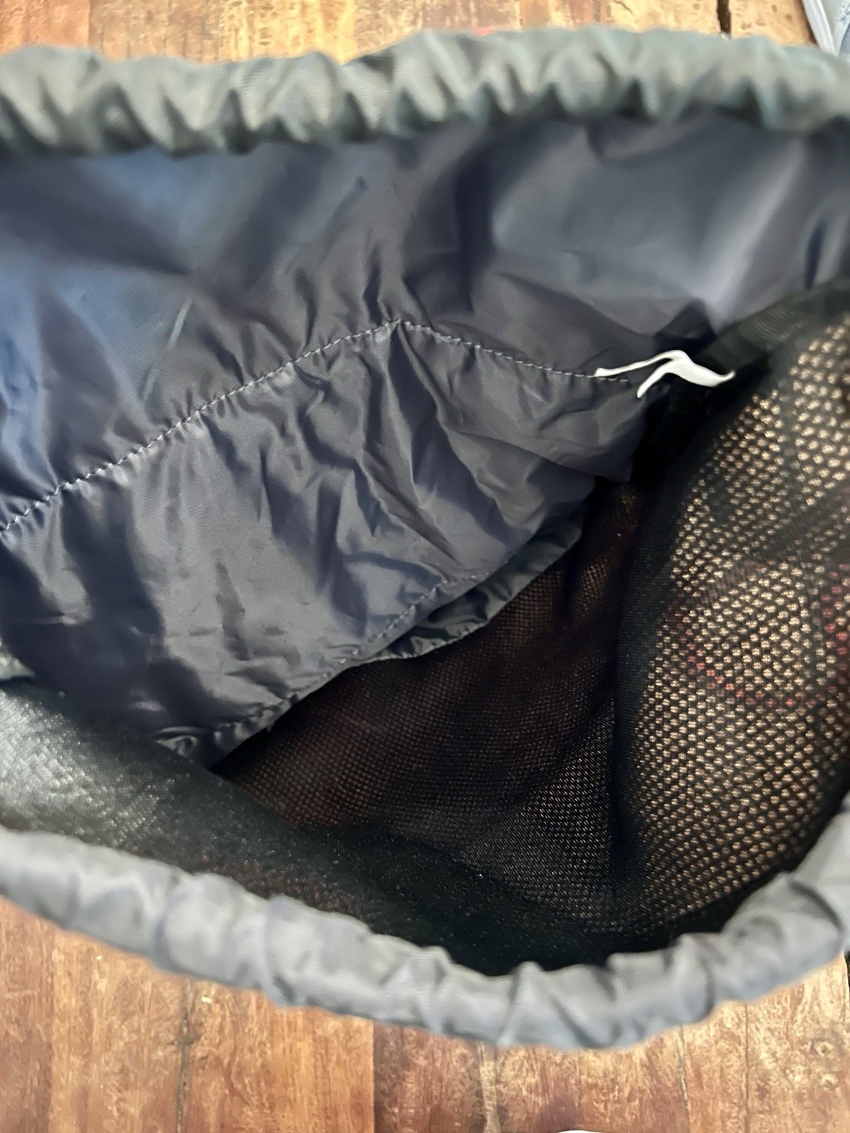 Titleist Large Drawstring Sack Pack Black w/ red Cords Textile Material 19 x 14″