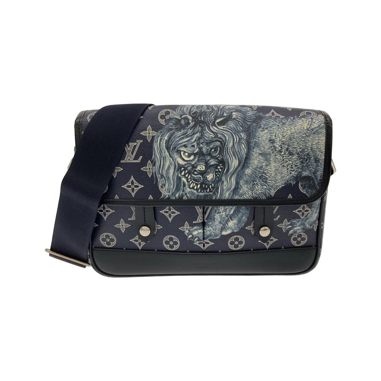 Authentic Louis Vuitton Monogram Savannah (Chapman) Messenger Shoulder Bag M…