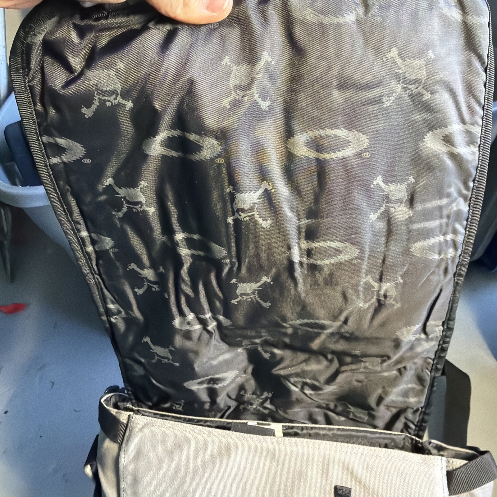 Oakley SI Tactical Field Gear Vertical Crossbody Bag