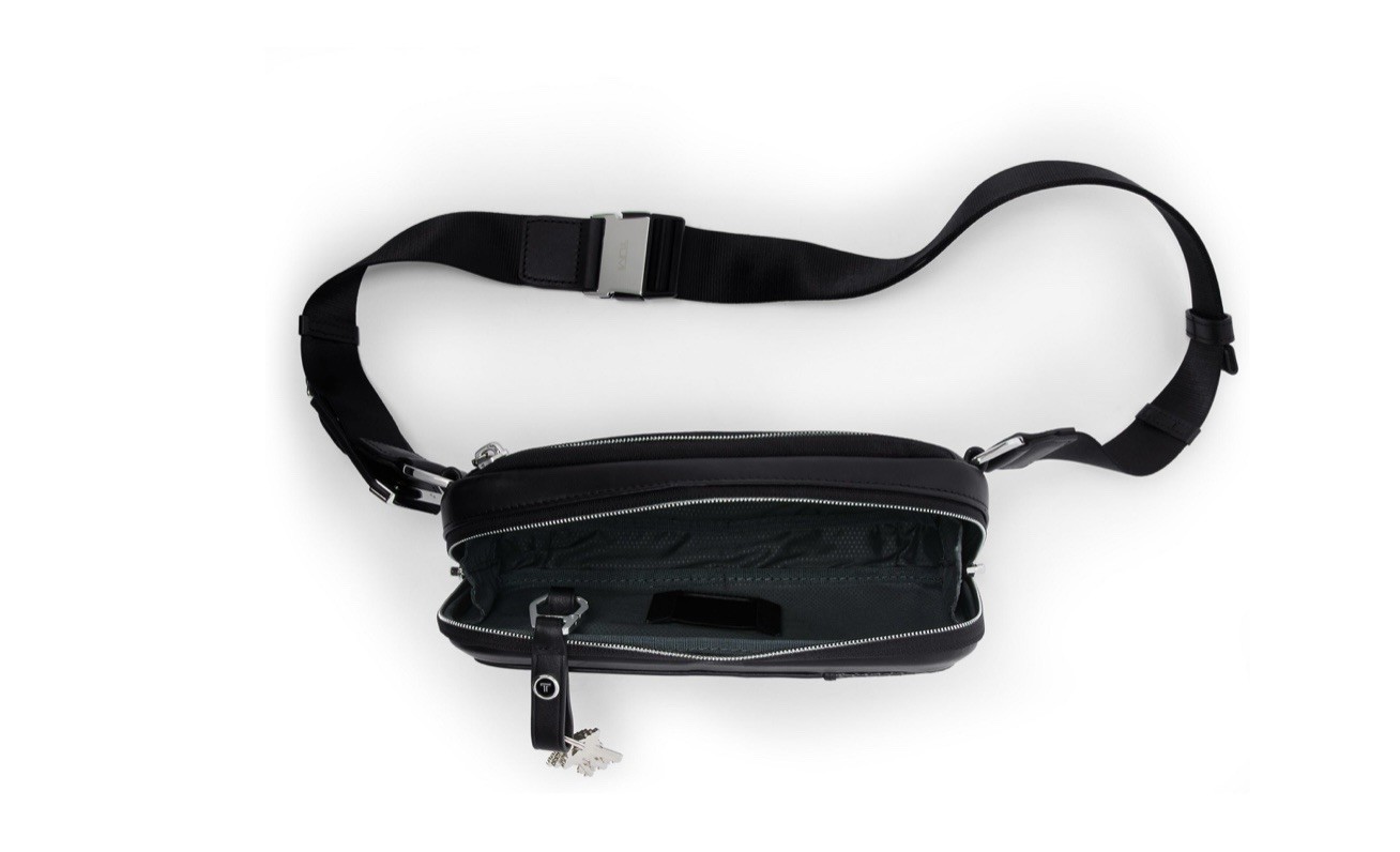 TUMI ARRIVE Mesina Compact Sling $595 Black
