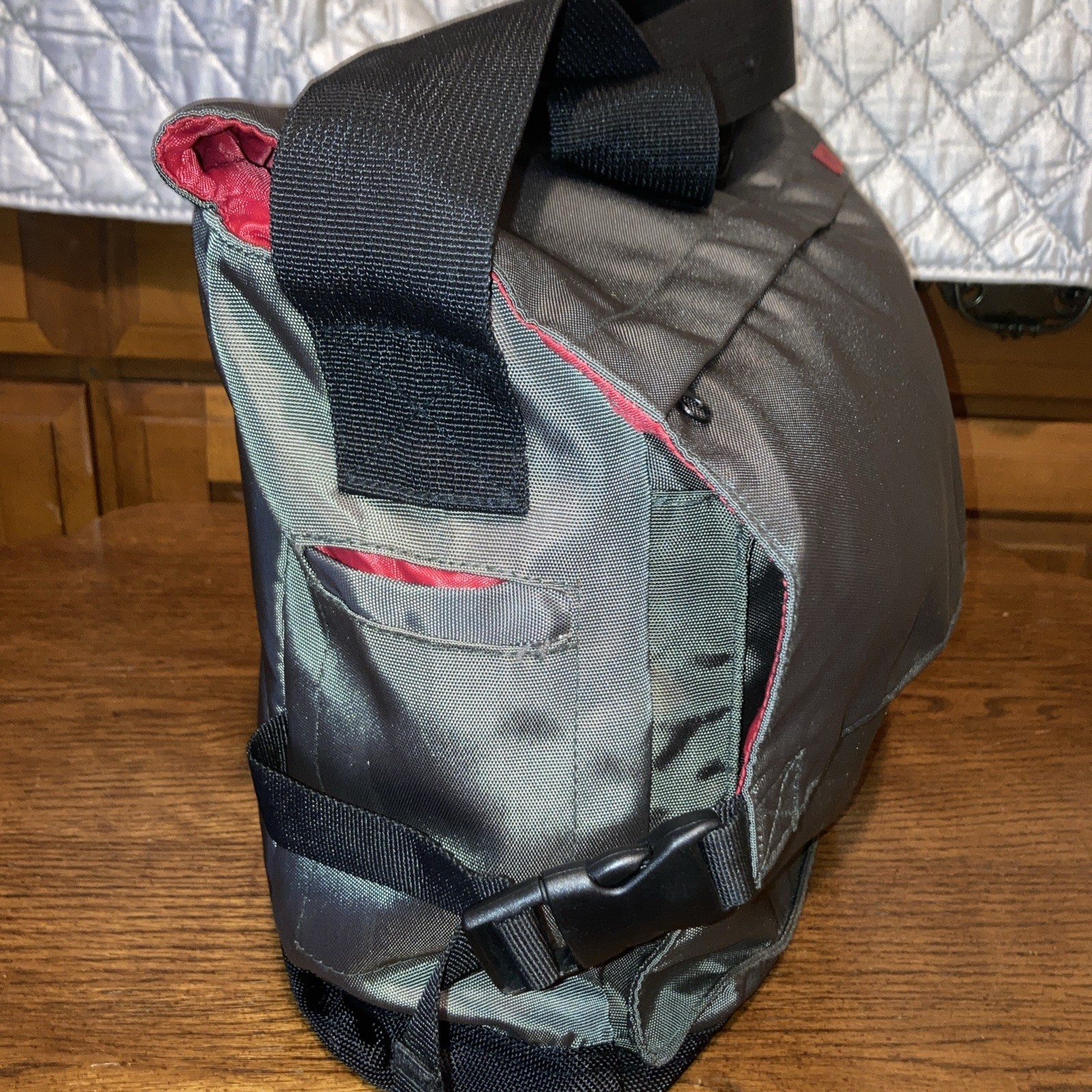HUGO Boss Messenger Shoulder Bag Tote Satchel Green Red Black