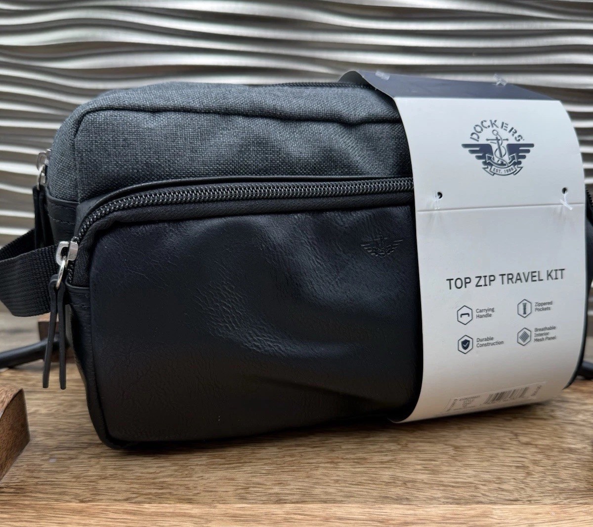 Docker’s Men’s Top Zip Toiletry Travel Bag Kit /Zip Side Pouch Gray Black NEW!