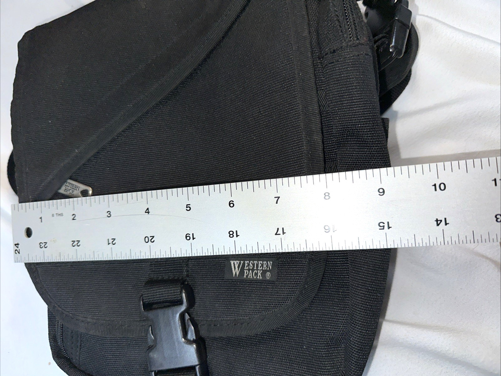 Western Pack Black Crossbody Messenger Bag Adjustable Strap Zip Buckle Pockets