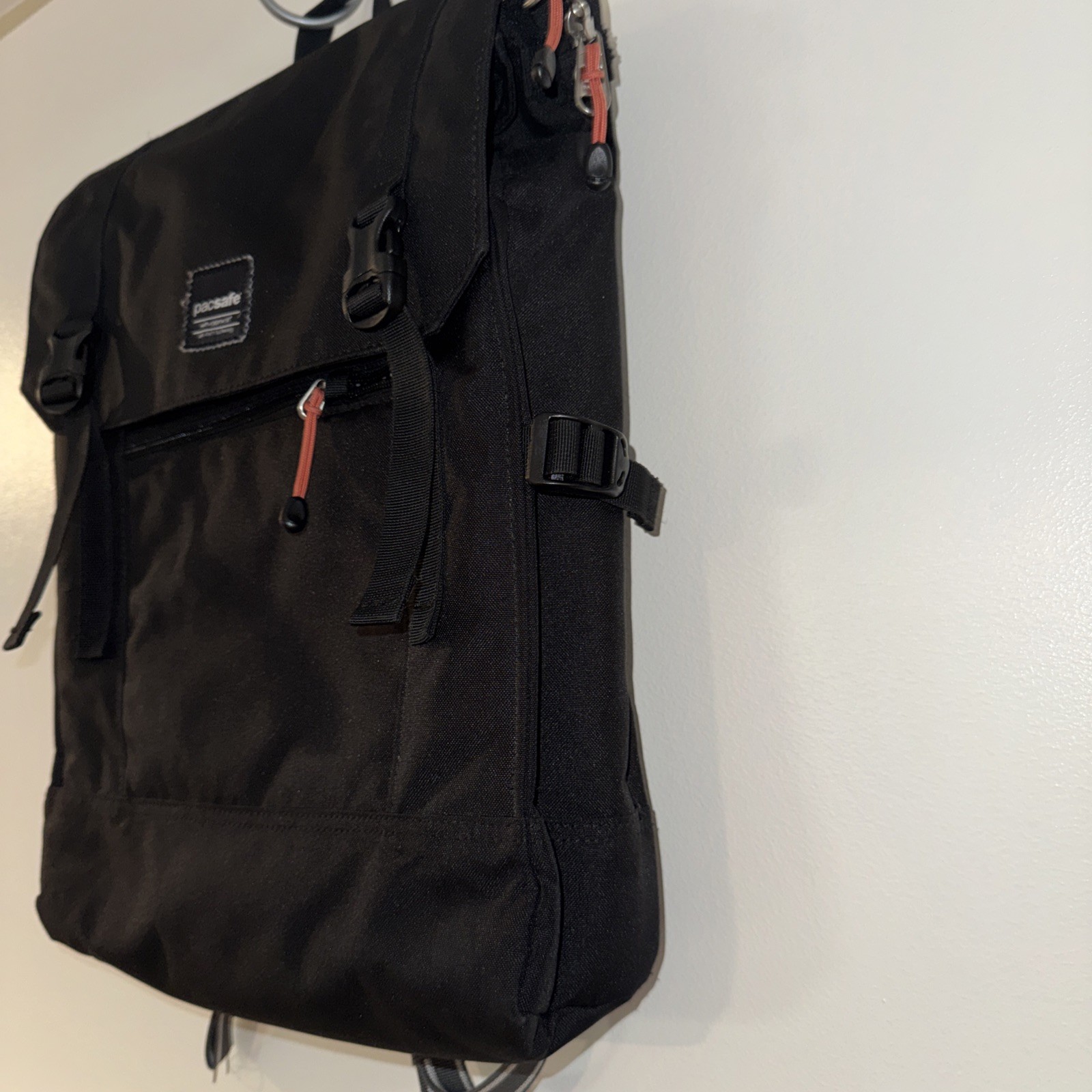 PACSAFE Slingsafe LX450 Backpack Black Anti-theft Backpack RFID Safe Exomesh