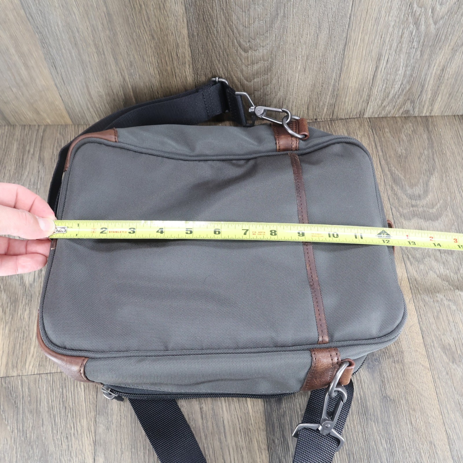 Duluth Trading Co Gray Ballistic Nylon Crossbody Messenger Bag Leather Trim