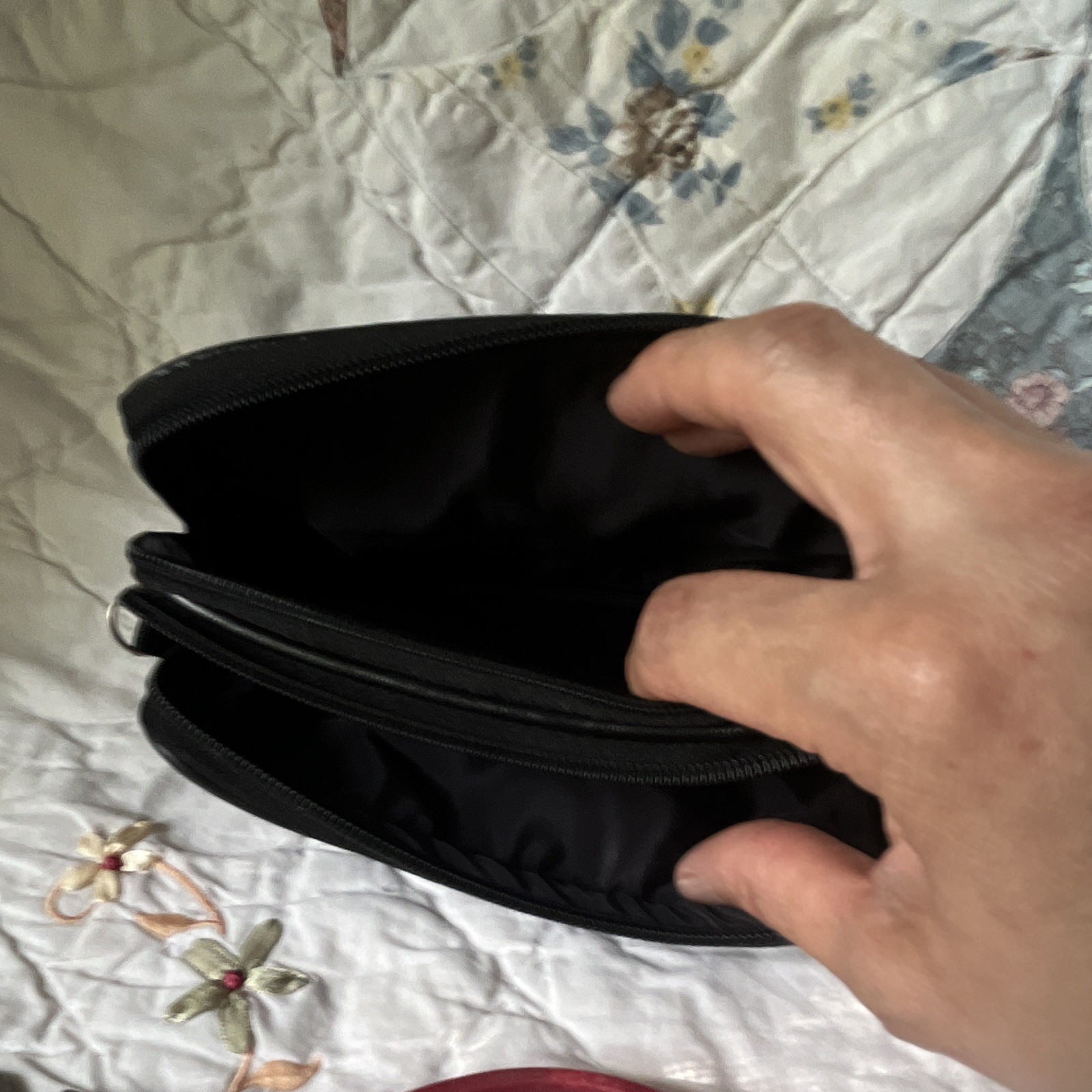 Men’s Black Zip Pouch Bag w/ belt Strap & Outer Pockets without strap
