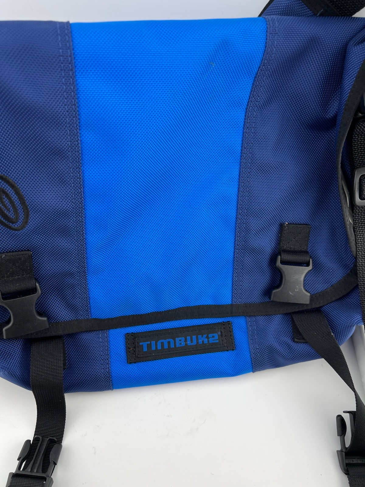 Timbuk2 Classic Messenger Bag Blue Two Tone Color Block Commuter Laptop Medium