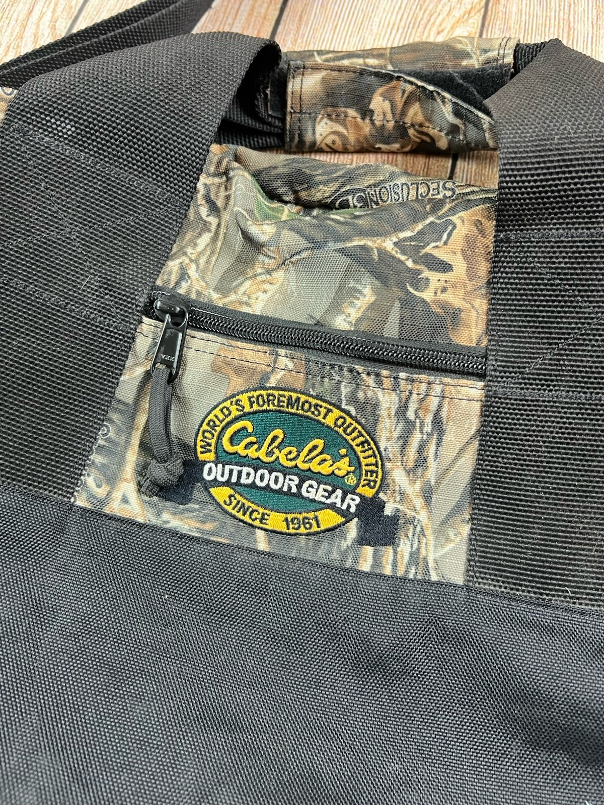 Cabela’s Seclusion 3D Camo Duffel Carry Bag Outdoors Hunting