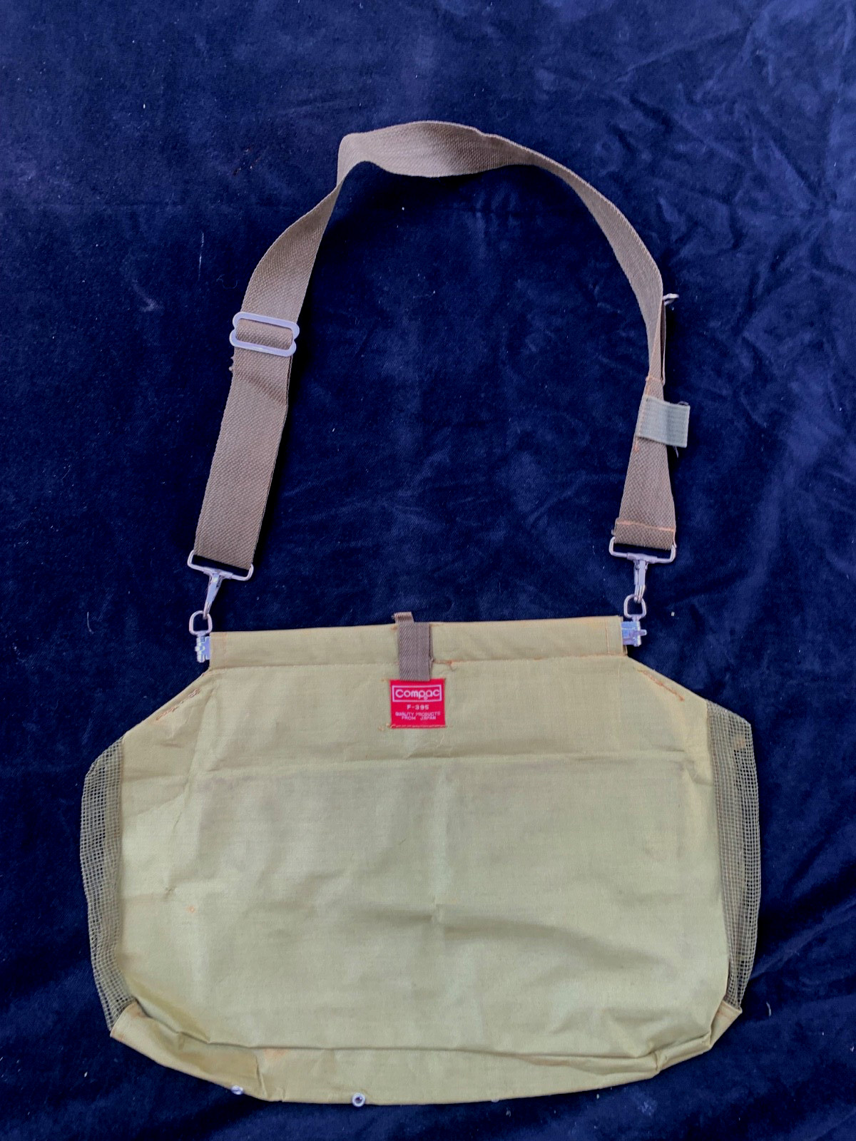 Compac vtg army green waterproof fabric shoulder bag-pockets/pouch-16”X11” Japan