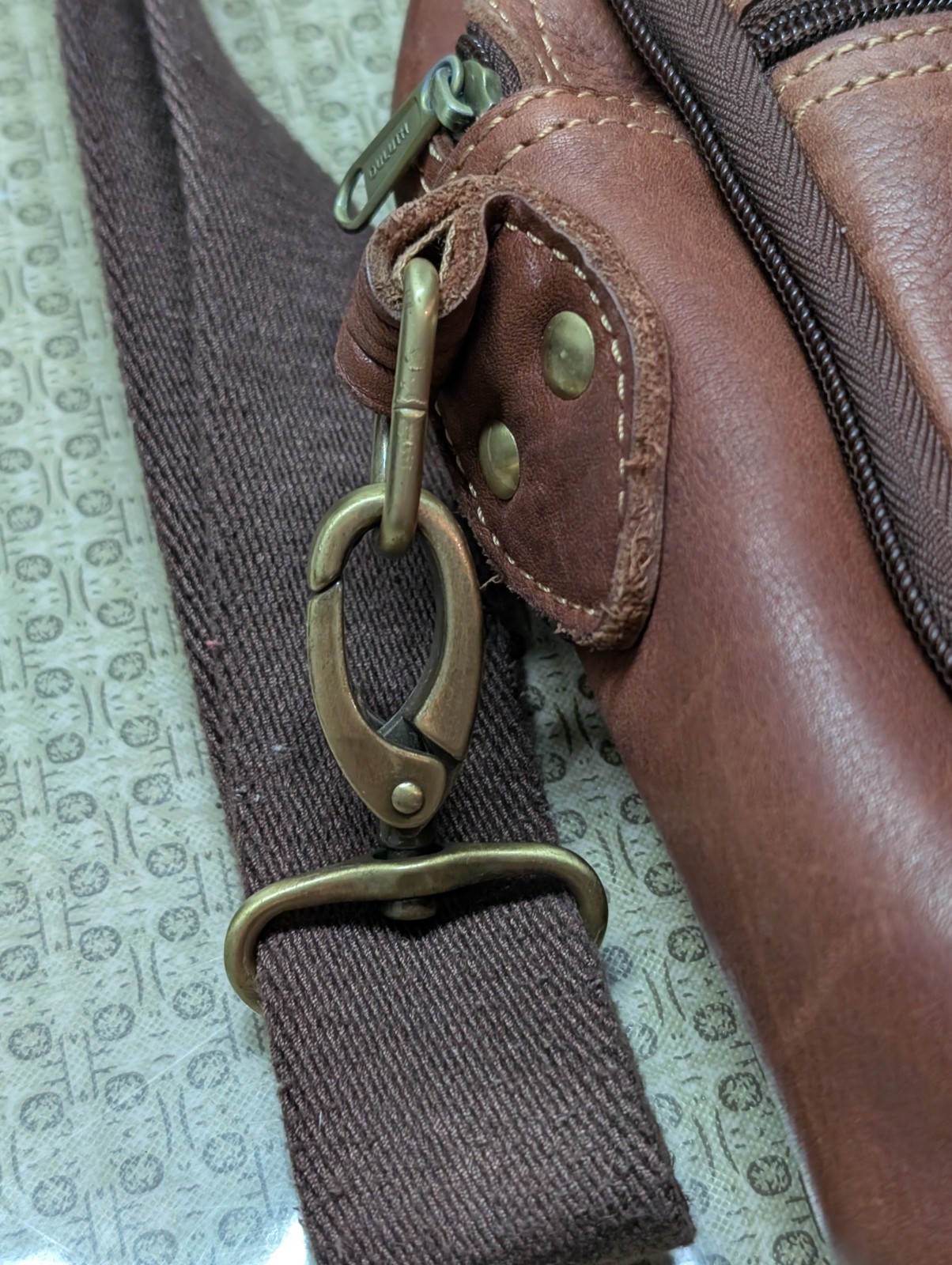 Duluth Trading Co Lifetime Leather Travel Bag 12 inch Crossbody Messenger 97310