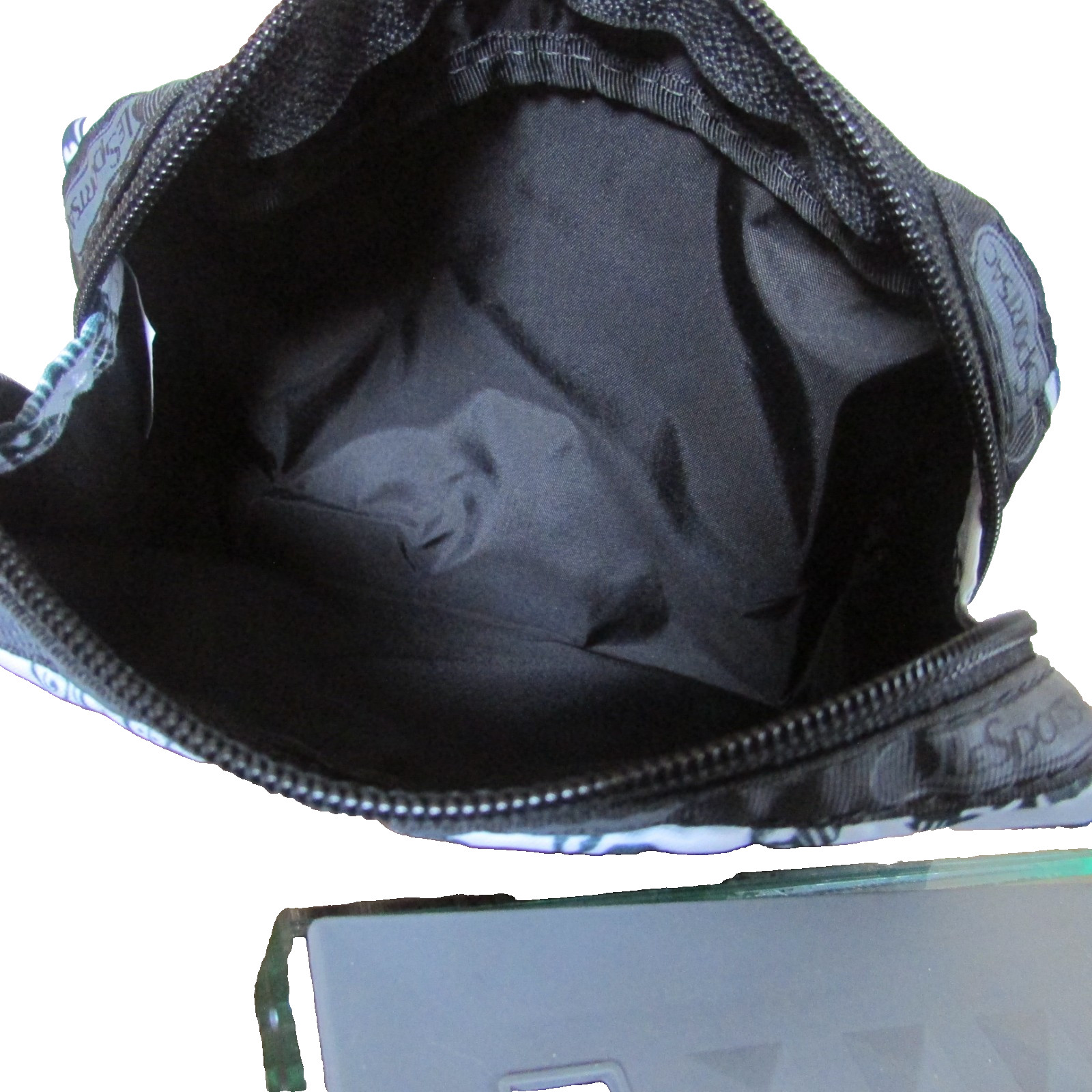 Vintage LeSportsac Zip Pouch white Black Travel Bag Cosmetic Case 6.5”x4x2-nwot
