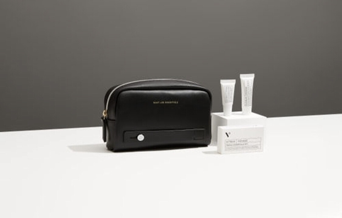 Want Les Essentiels De La Vie Midway Travel Pouch x Air Canada VERY RARE