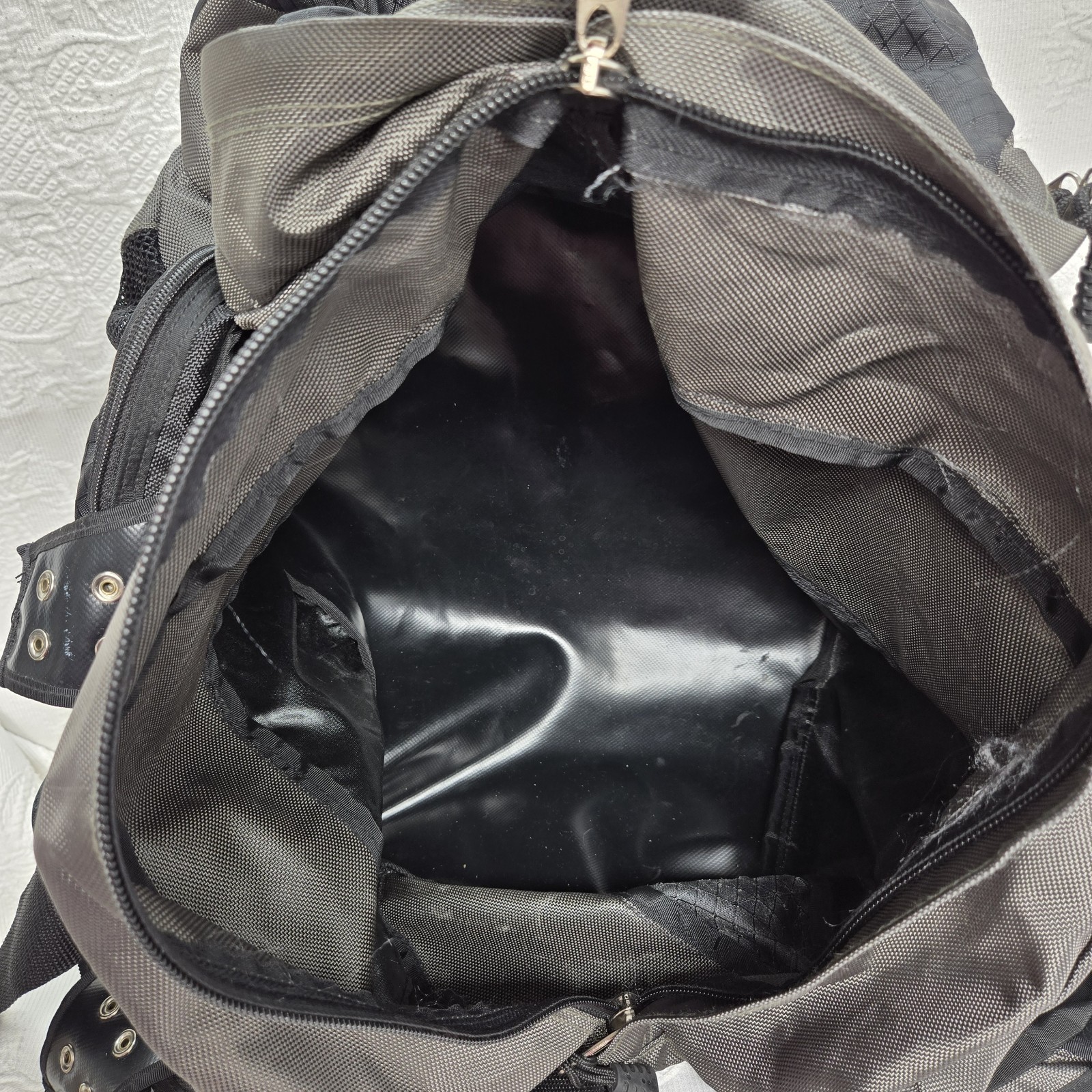 Oakley Icon 2.0 Software Grey Canvas Leather Handle Large Duffle Bag Y2K