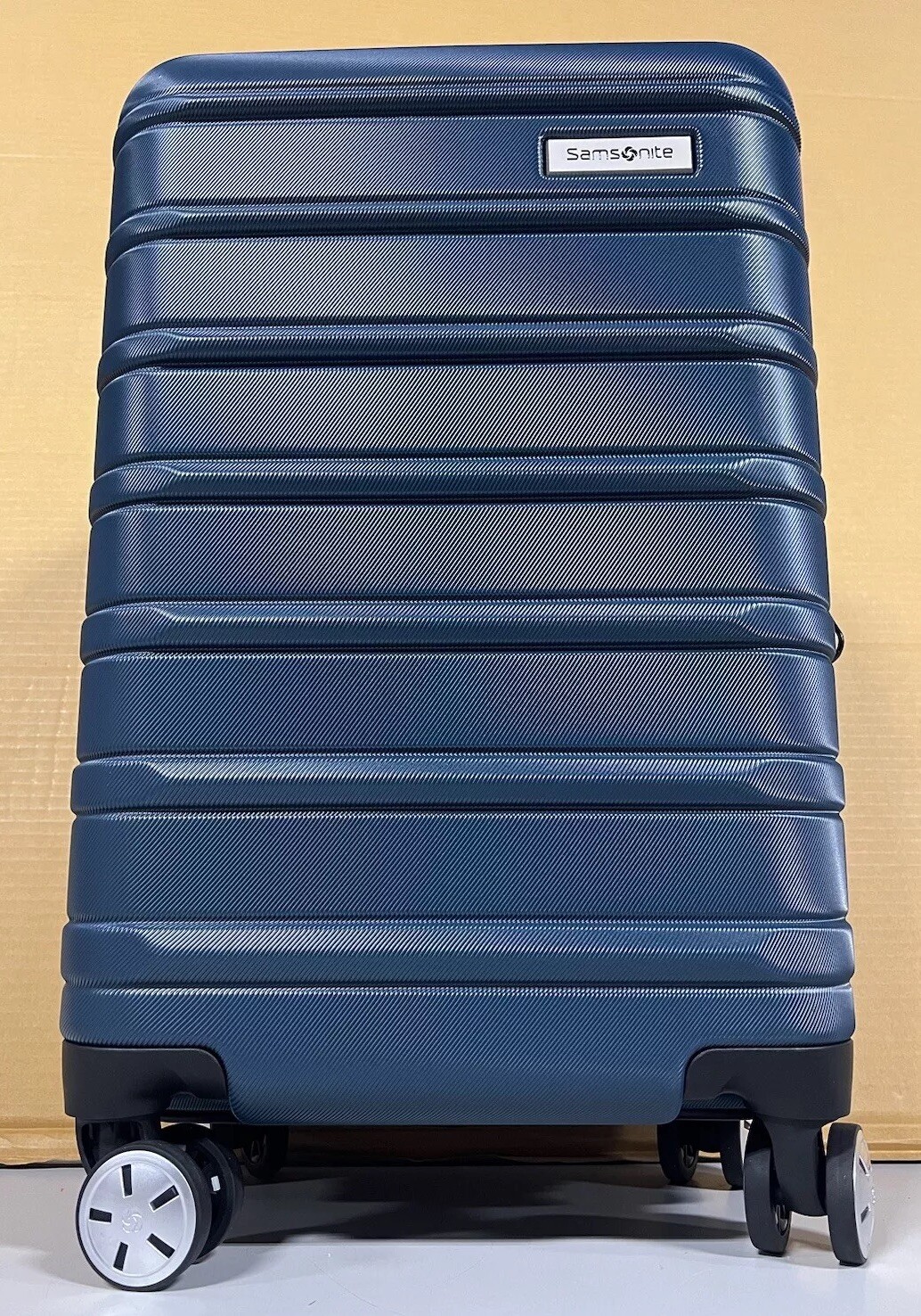 Samsonite OMNI 2 Hardside 20″ CARRY-ON Luggage SPINNER WHEELS Nova Teal USB