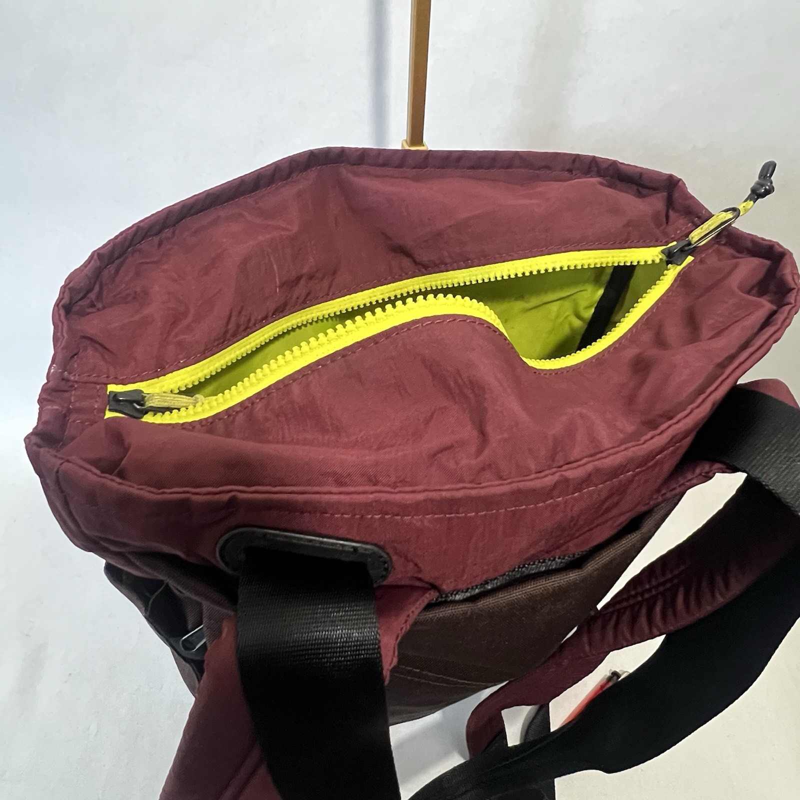 TIMBUK2 Backpack Scholar Tote Pack OS Brown & Red Zippers.