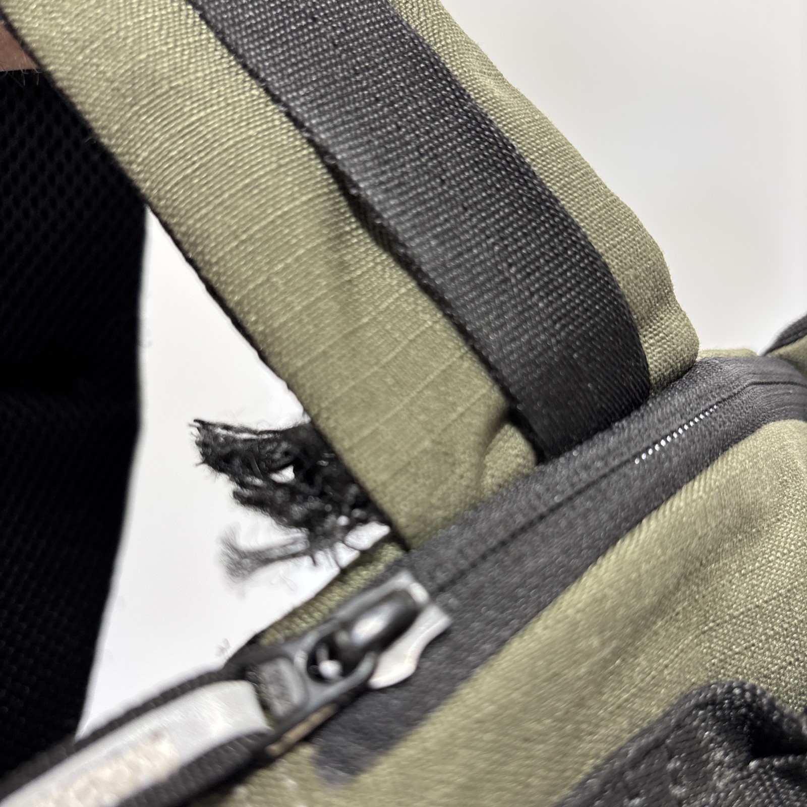 Oakley Men’s Utility Hiking School Laptop Travel Backpack Black Olive Green