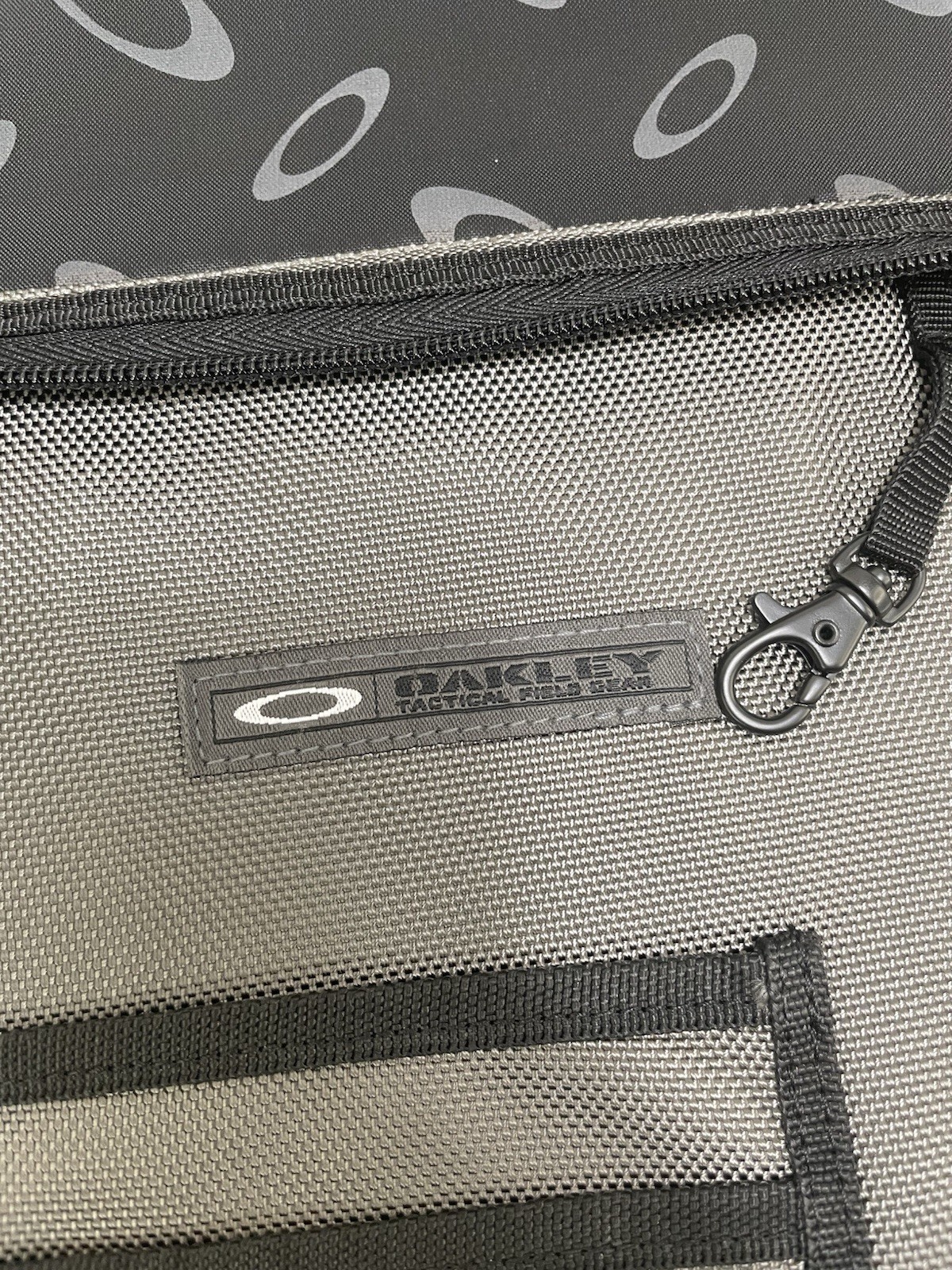 Oakley Tactical Field Gear Vertical Messenger Laptop Bag Shoulder Strap Vintage
