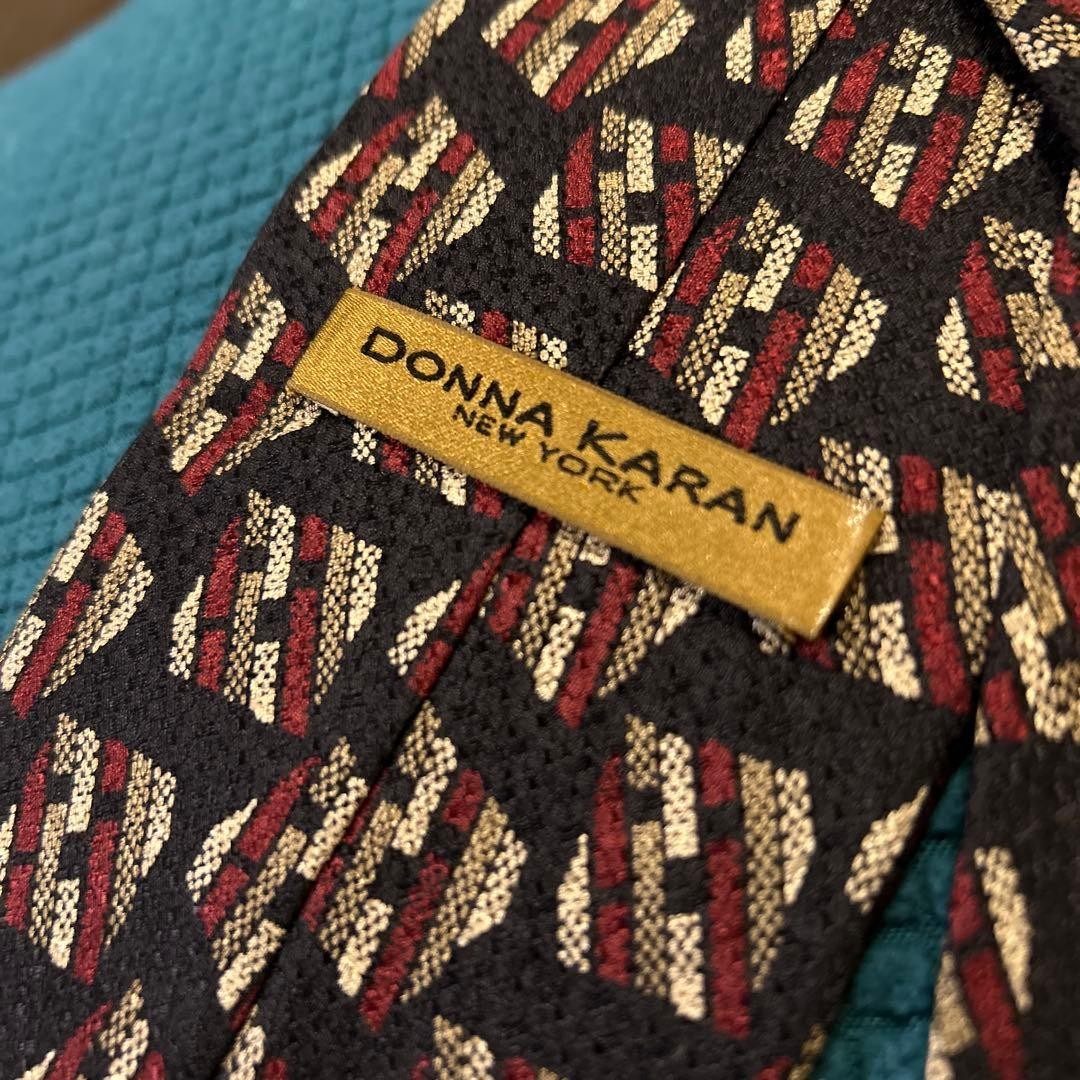 DONNA KARAN Geometric Pattern Silk Tie Black Red White