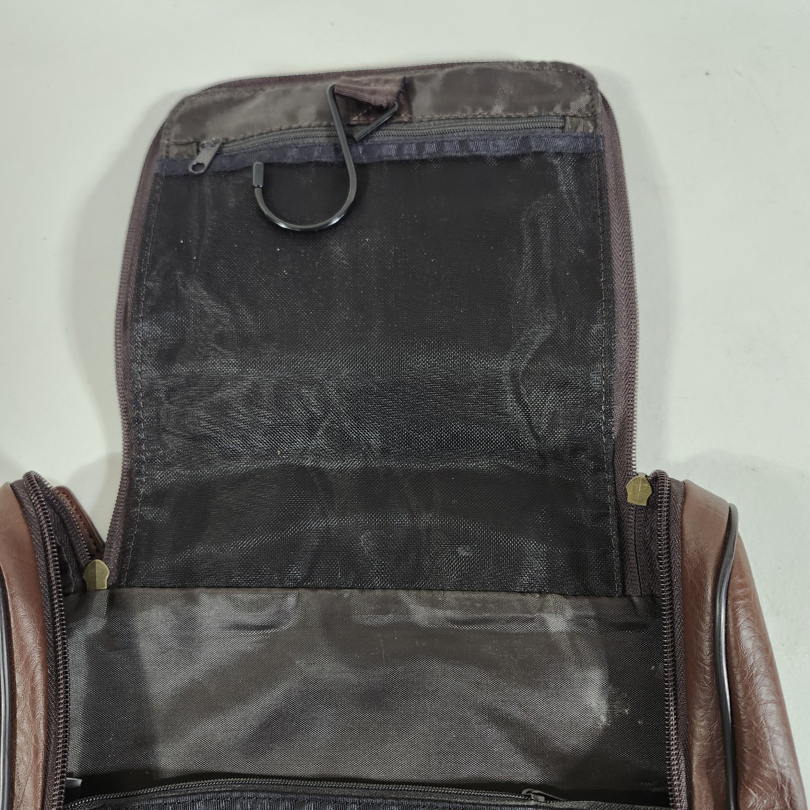 Perry Ellis Portfolio Toiletry Bag Brown Faux Leather 10″x7″