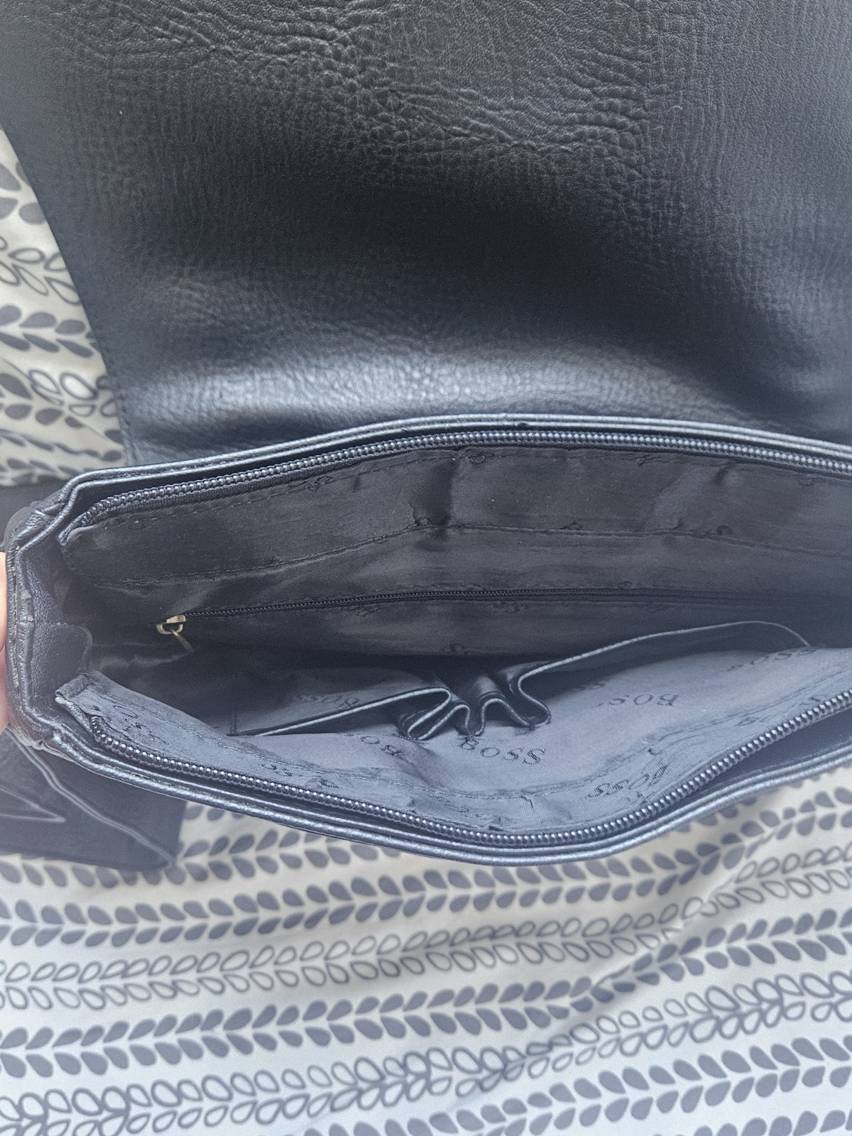 BOSS Black Messenger Crossbody Bag Adjustable Strap Magnetic Flap Zip Pockets