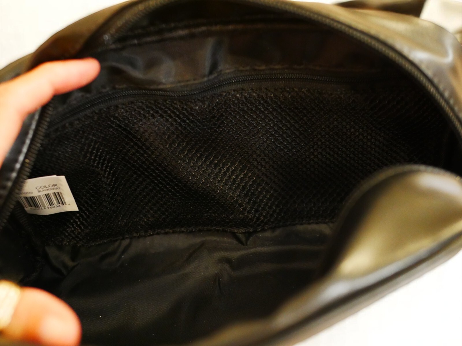 NEW MEDIUM MEN’S GUESS BLACK GRAY LEATHER HANDLE TOILETRY TRAVEL CASE BAG POCKET