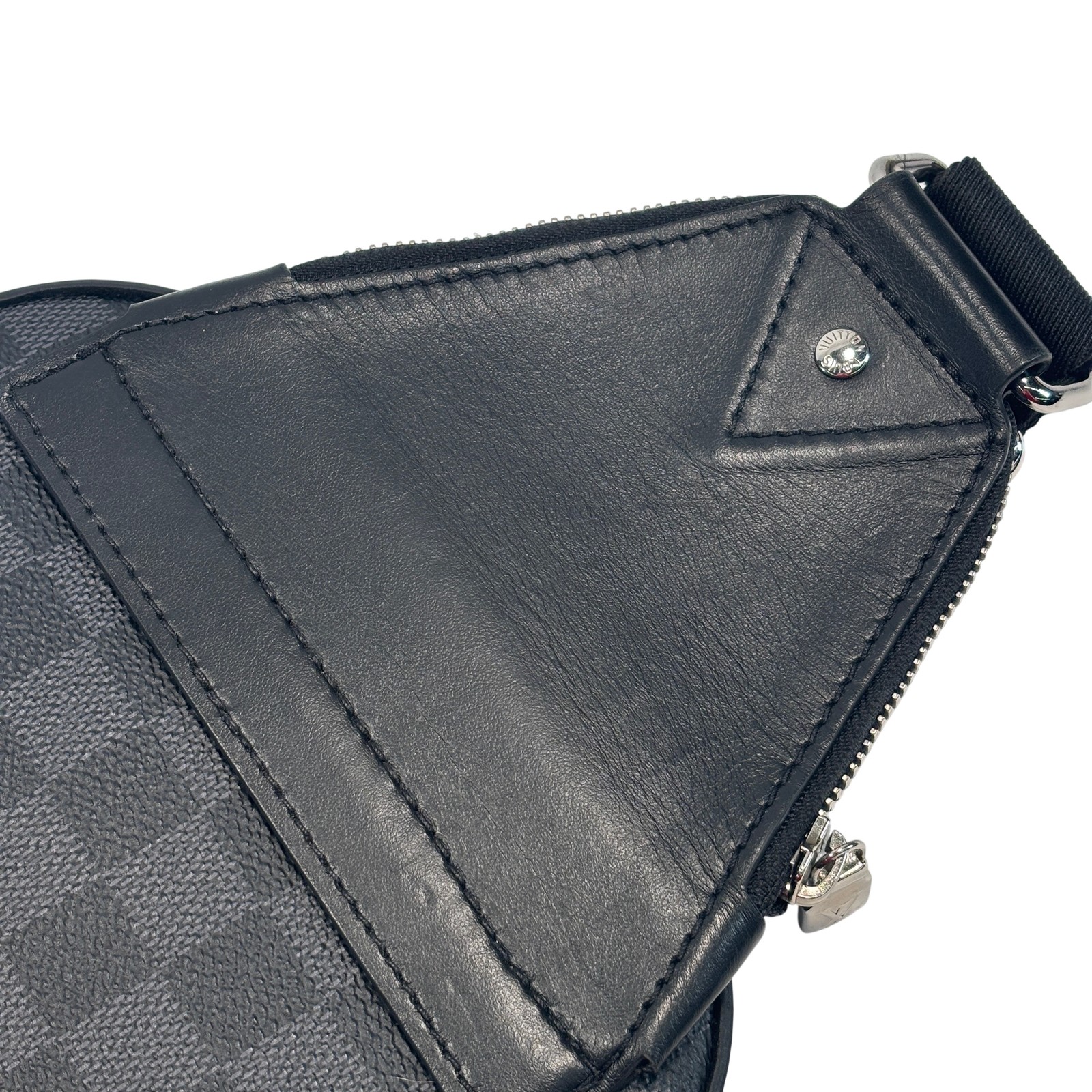 Louis Vuitton Avenue Slingbag Damier Graphite Canvas Men’s Shoulder Bag
