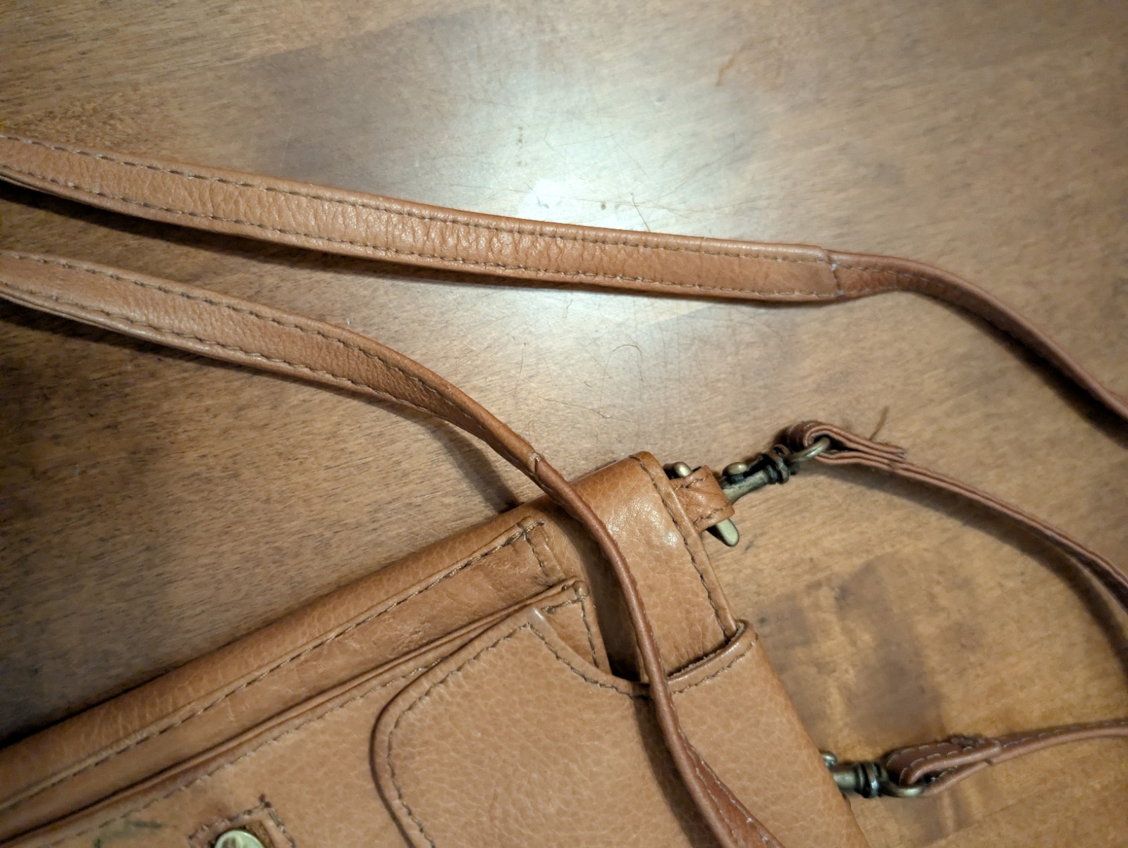 Boulder Ridge Leather Crossbody Bag Adjustable Strap Plaid Lining Zip