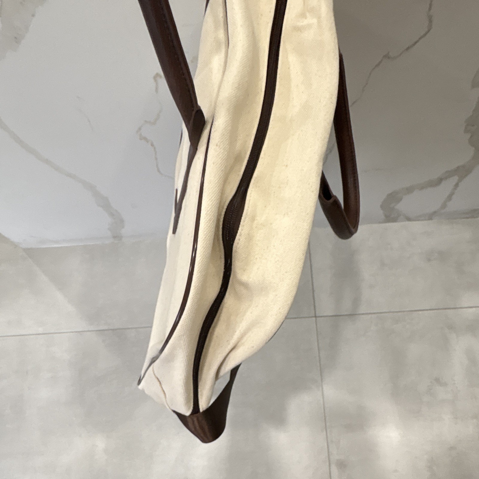 John Varvatos Bag Beige Brown Zip Adjustable Strap Lined Large Travel