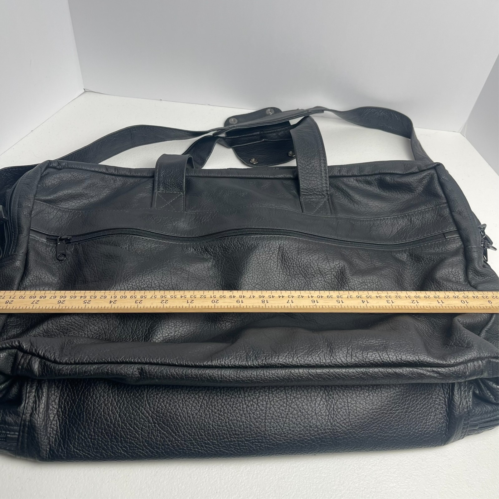 Ace Leather Goods Handcrafted Leather Travel Bag made in USA WA state VTG Look